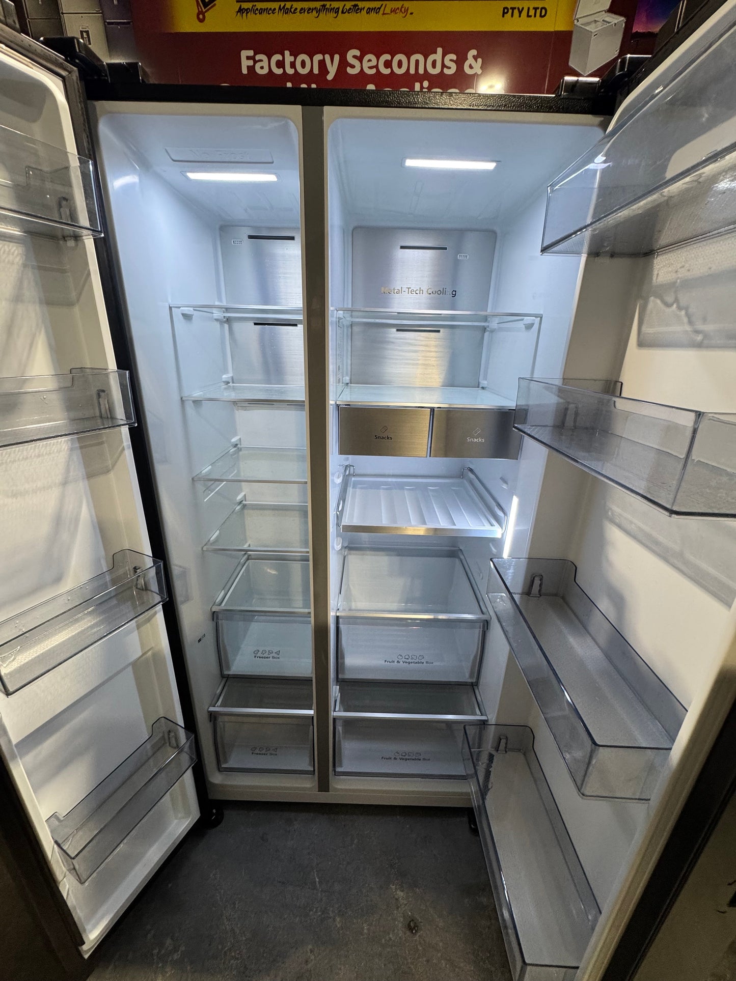 Refurbished Hisense 652 litres fridge freezer | PERTH