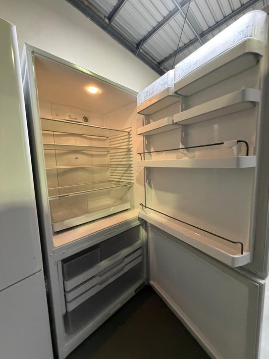 Refurbished Fisher & Paykel 519L Bottom Mount Fridge Freezer | BRISBANE