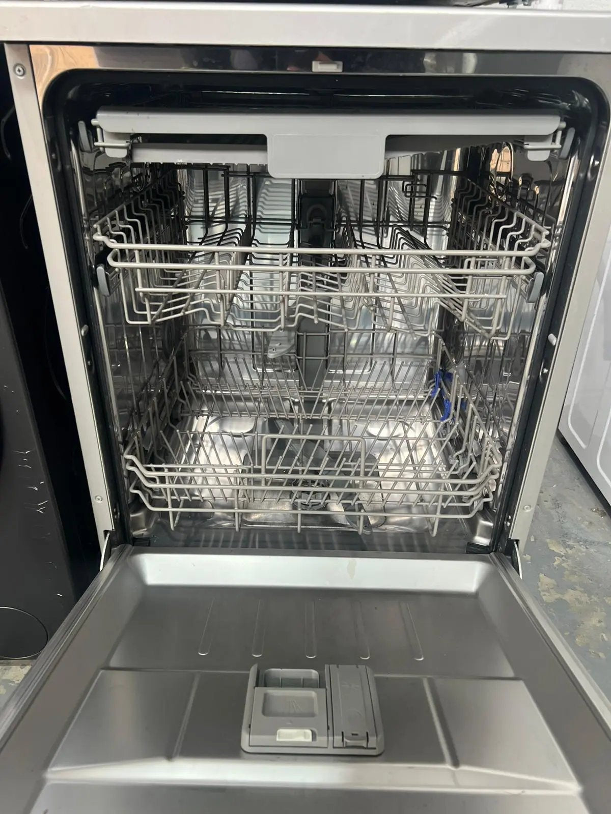 Factory Second Hisense 14 Place Settings Dishwasher | ADELAIDE