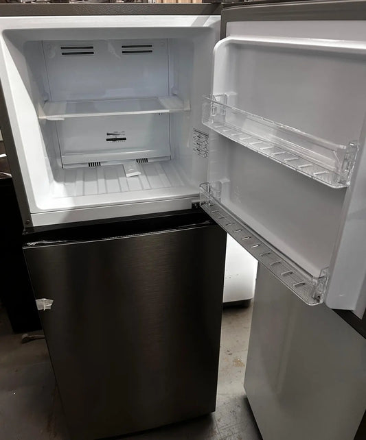Factory Second – Hisense 205 L Top-Mount Fridge Freezer | ADELAIDE