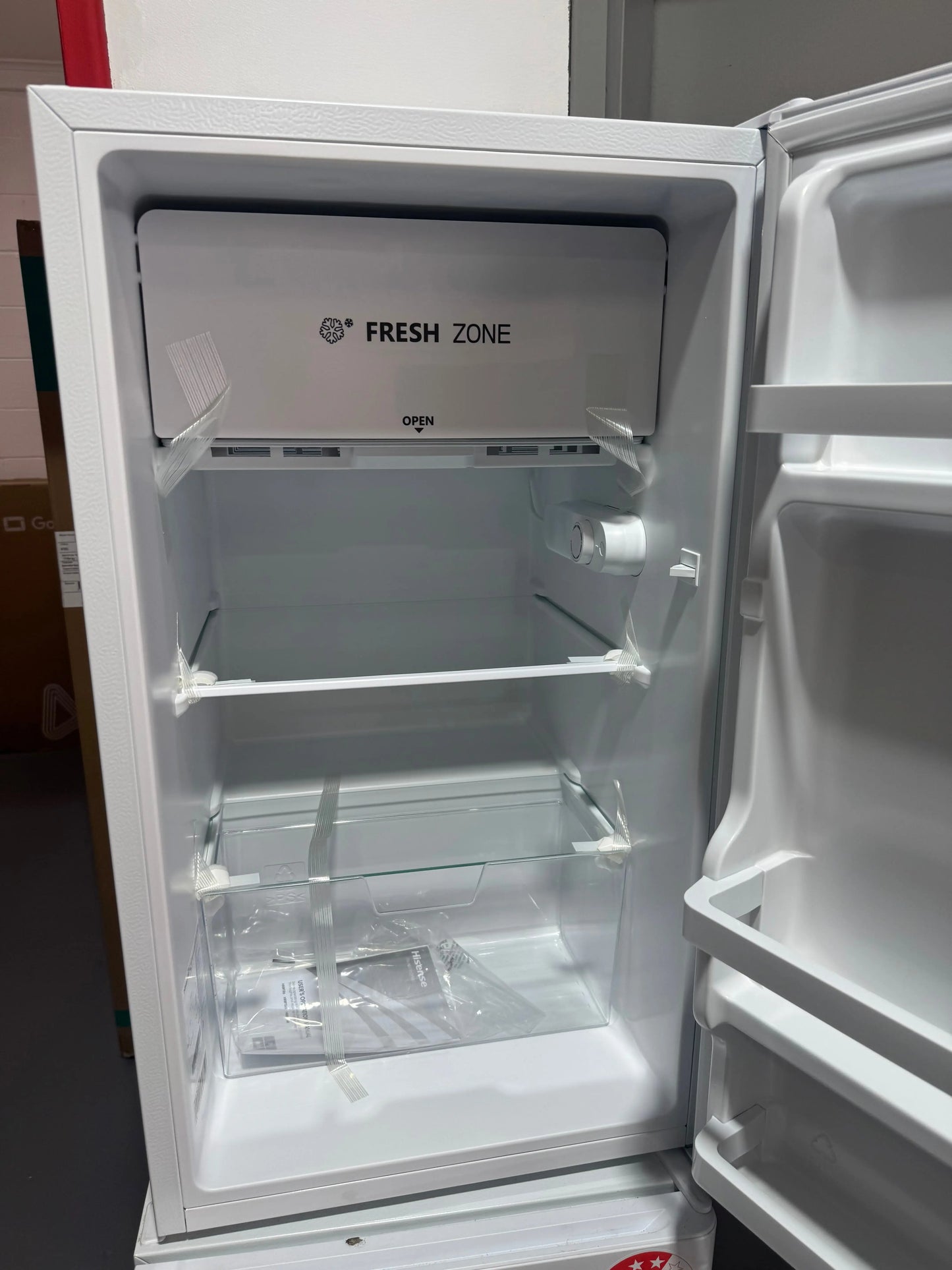 Factory Seconds Hisense 124L Bar Fridge White HRBF126 | SYDNEY