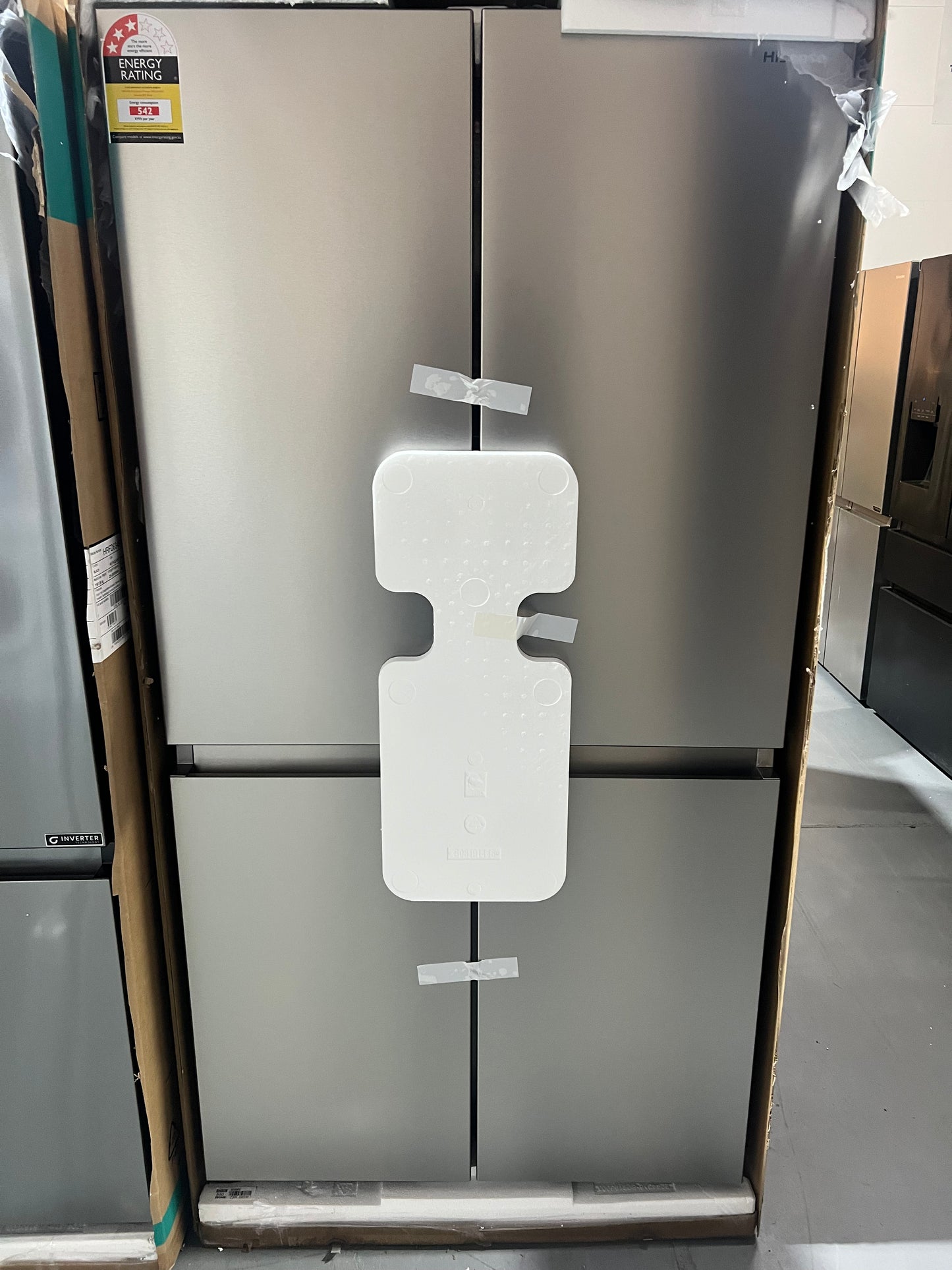 Hisense 610 Litres Fridge Freezer (Carton Damage) | ADELAIDE