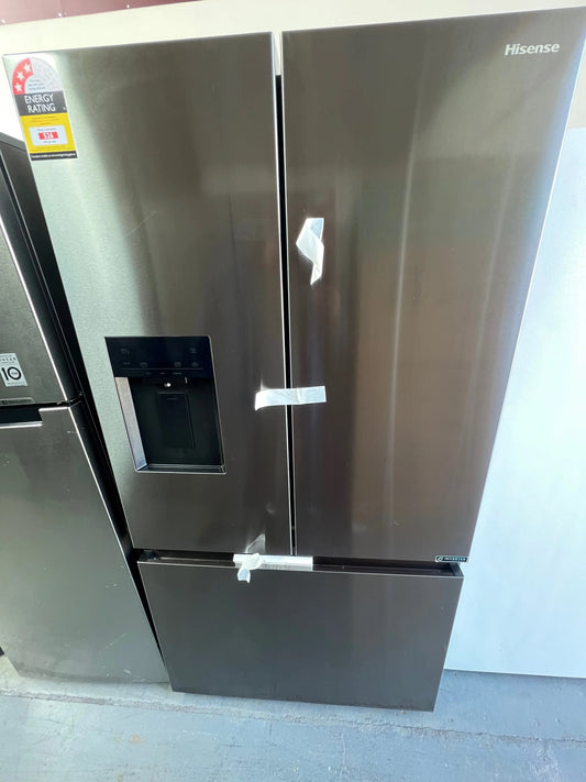 Near New condition Hisense 634 Litres Fridge Freezer | ADELAIDE