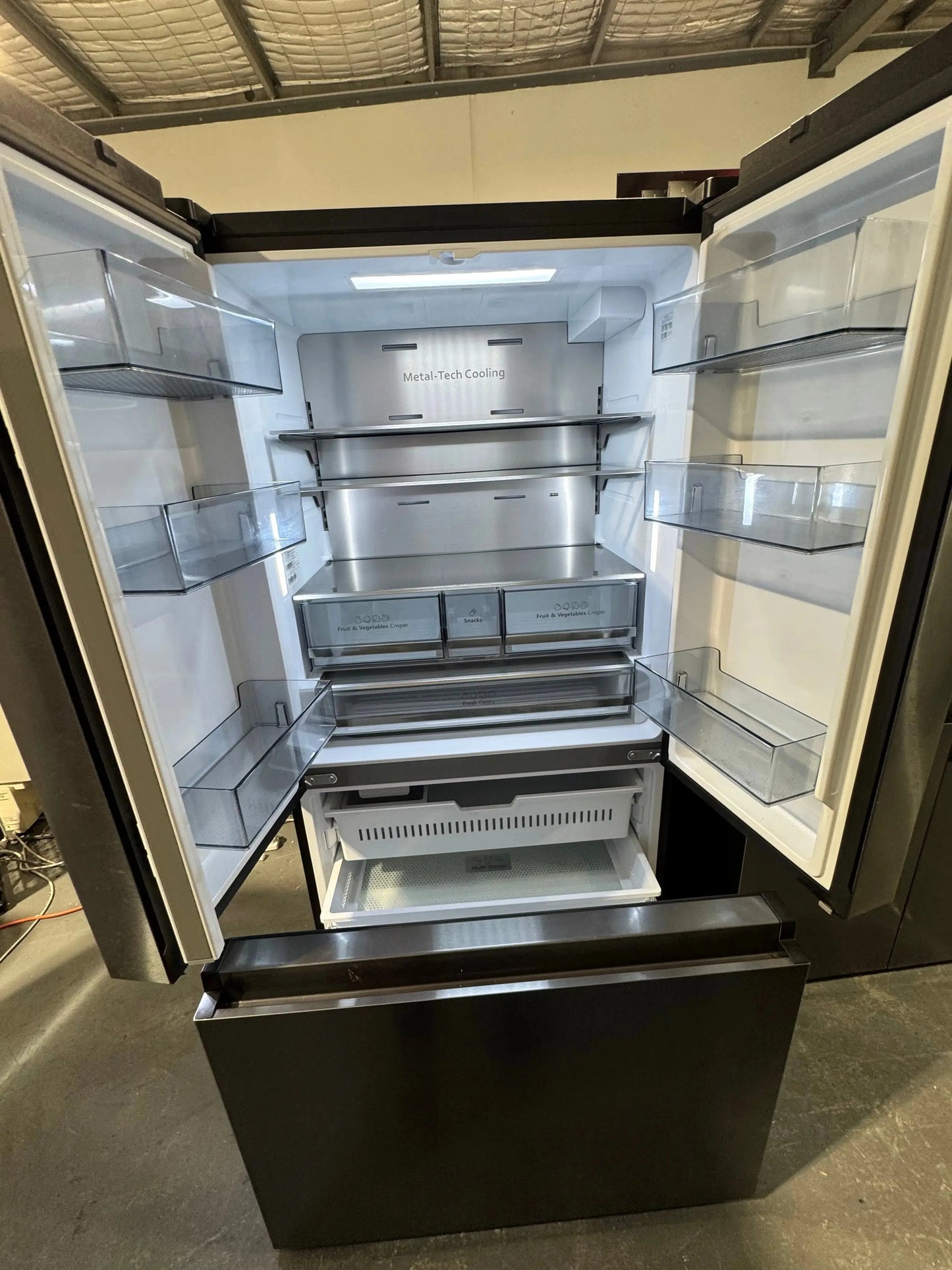 Refurbished Hisense 634 litres fridge freezer | PERTH