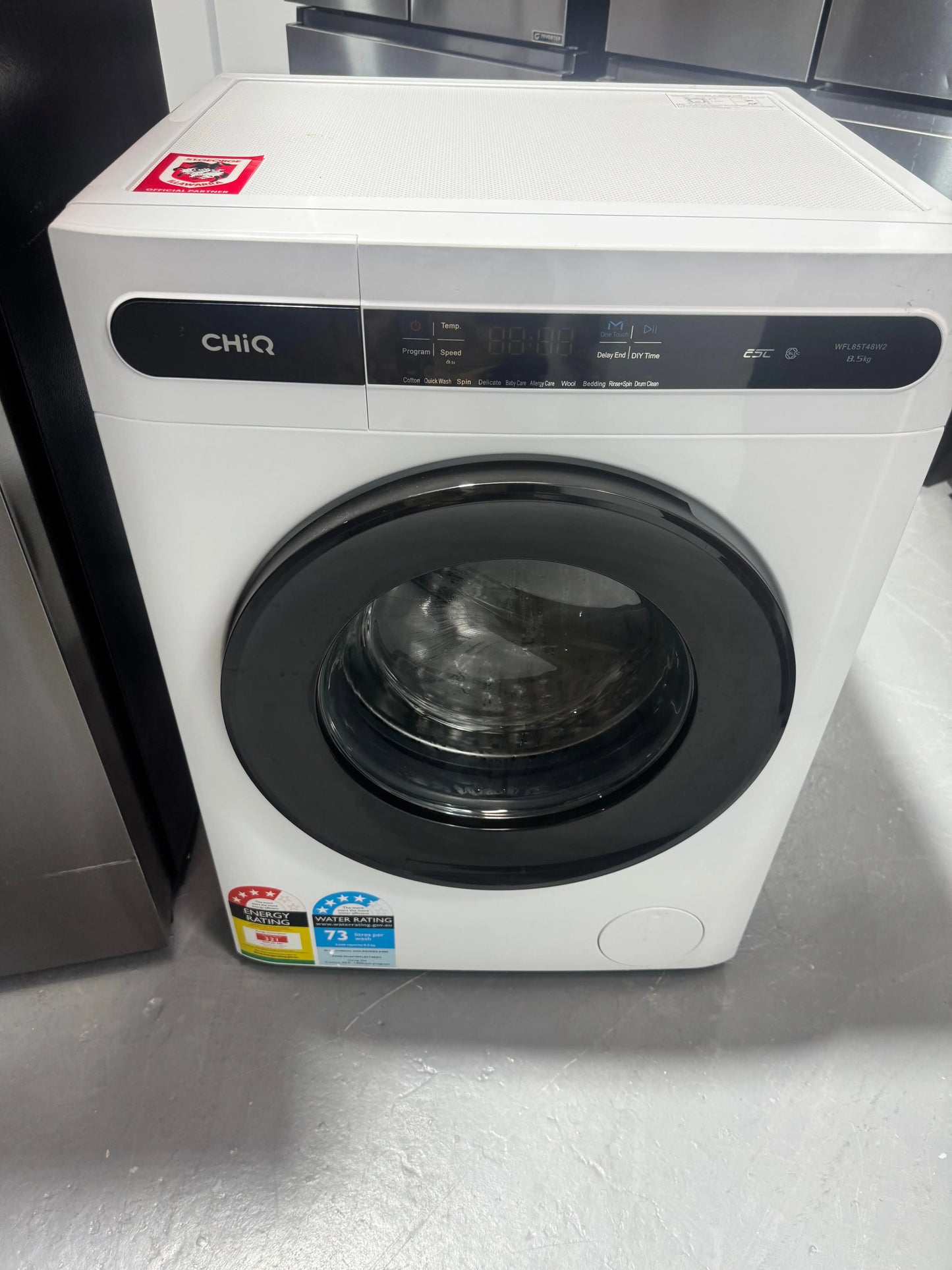 Refurbished Hisense HRCD640TBW 640L French Door Fridge (Dark Stainless Steel) And CHIQ 8kg Washing Machine Combo | SYDNEY