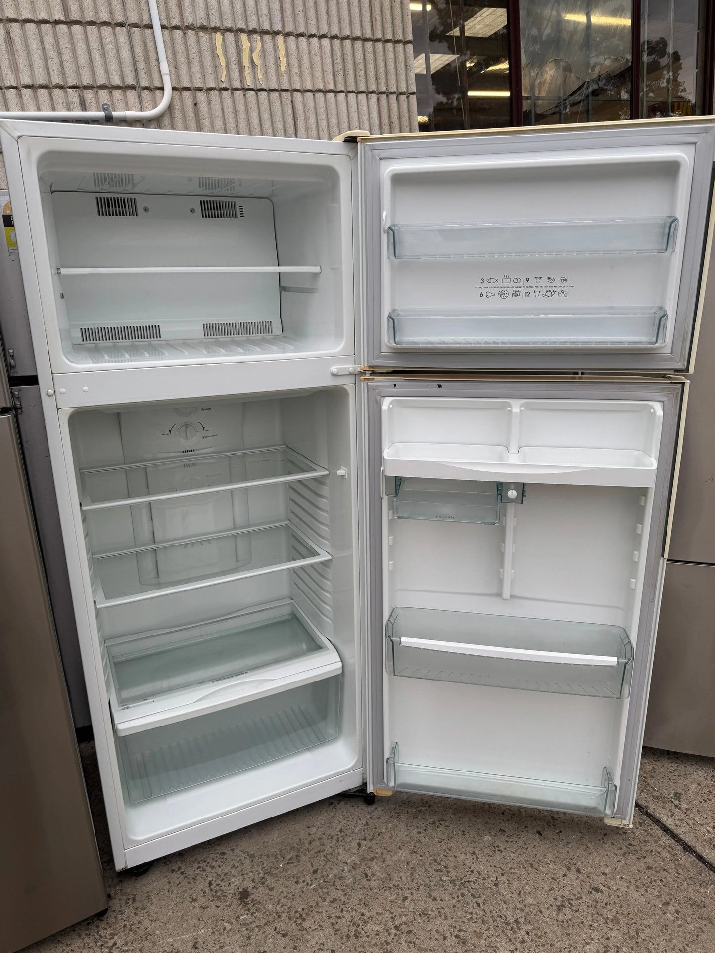 Refurbished Westinghouse 393L Fridge Freezer | SYDNEY