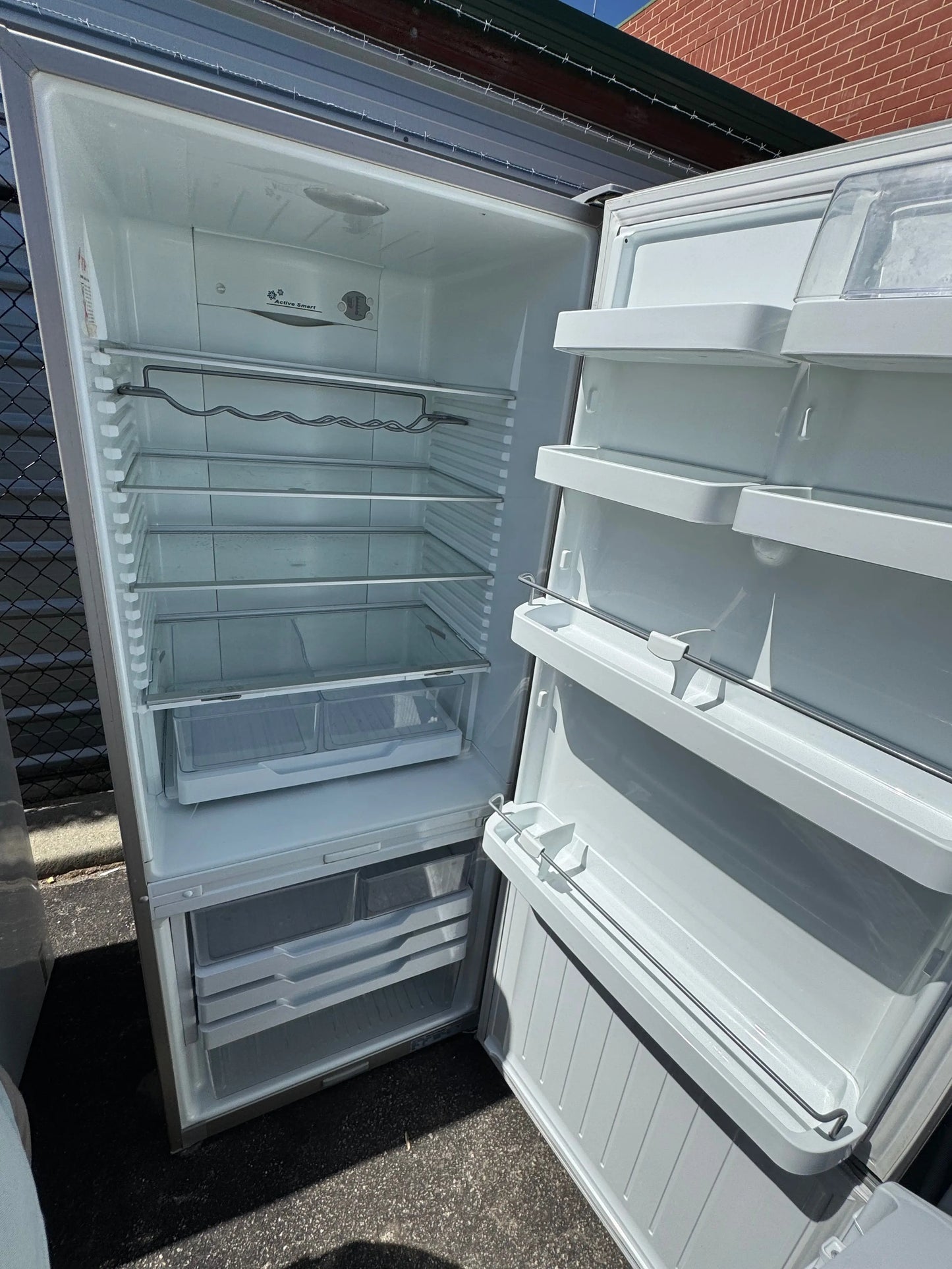 Refurbished fisher and Paykel 442 litres fridge freezer | PERTH