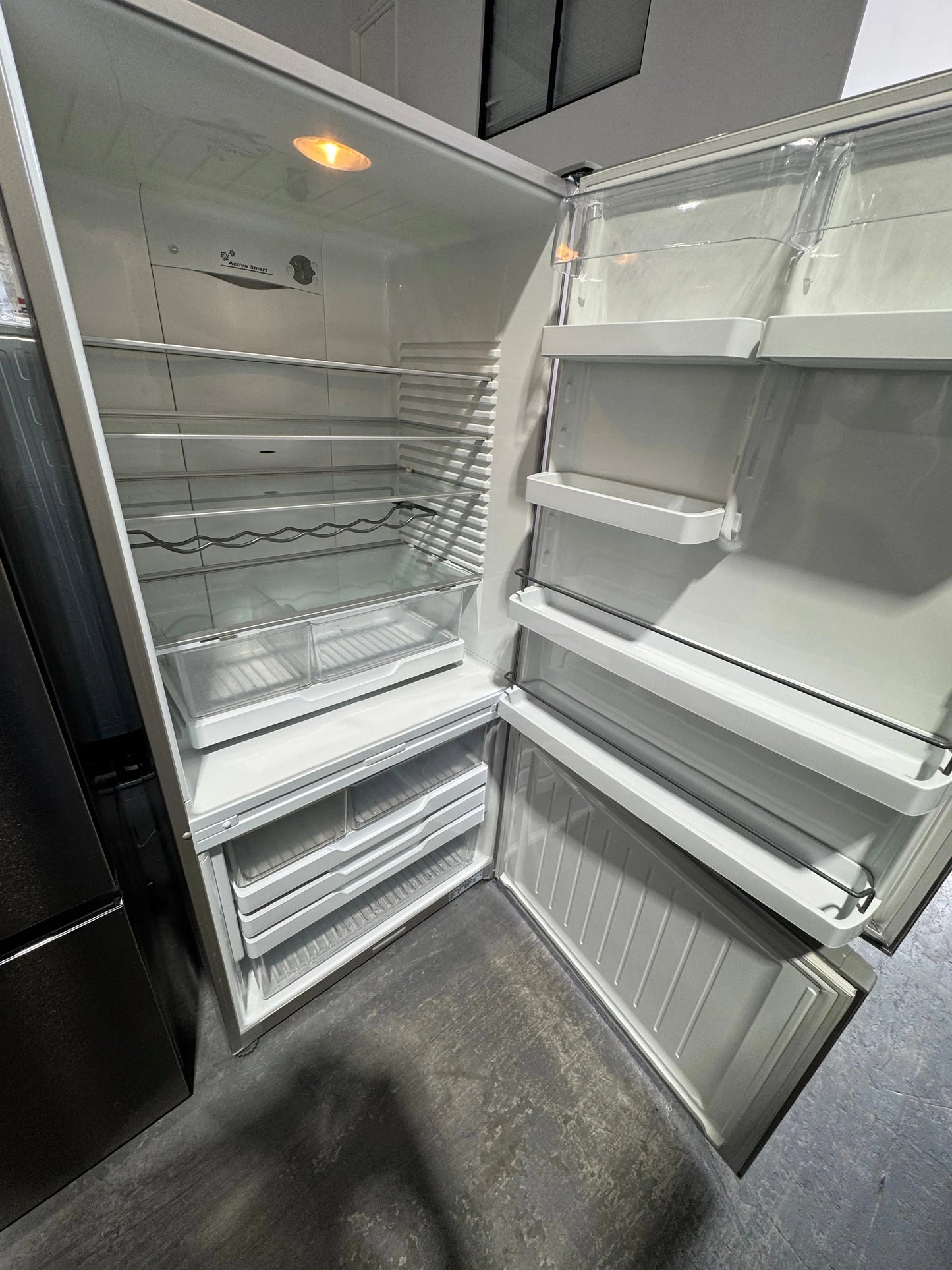 Refurbished fisher and Paykel 519 litres fridge freezer | PERTH
