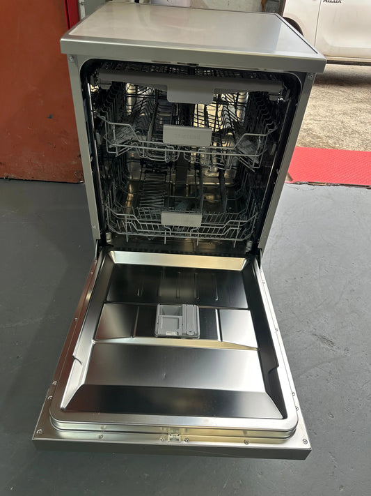Samsung 14 place Dishwasher model no -Dw60m6055fs | SYDNEY