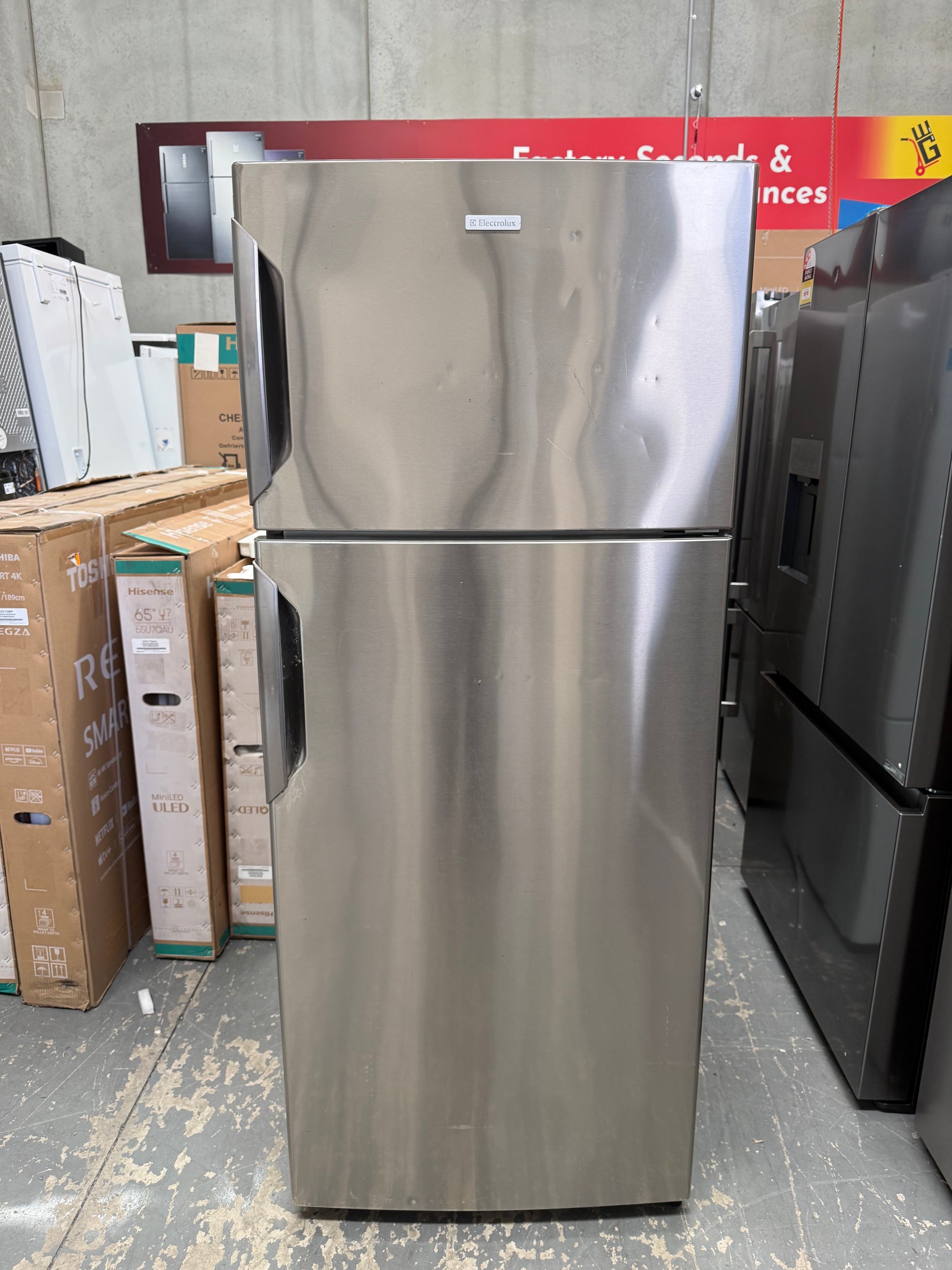 Electrolux 390L Top Mount Fridge – Refurbished | ETM3900SB