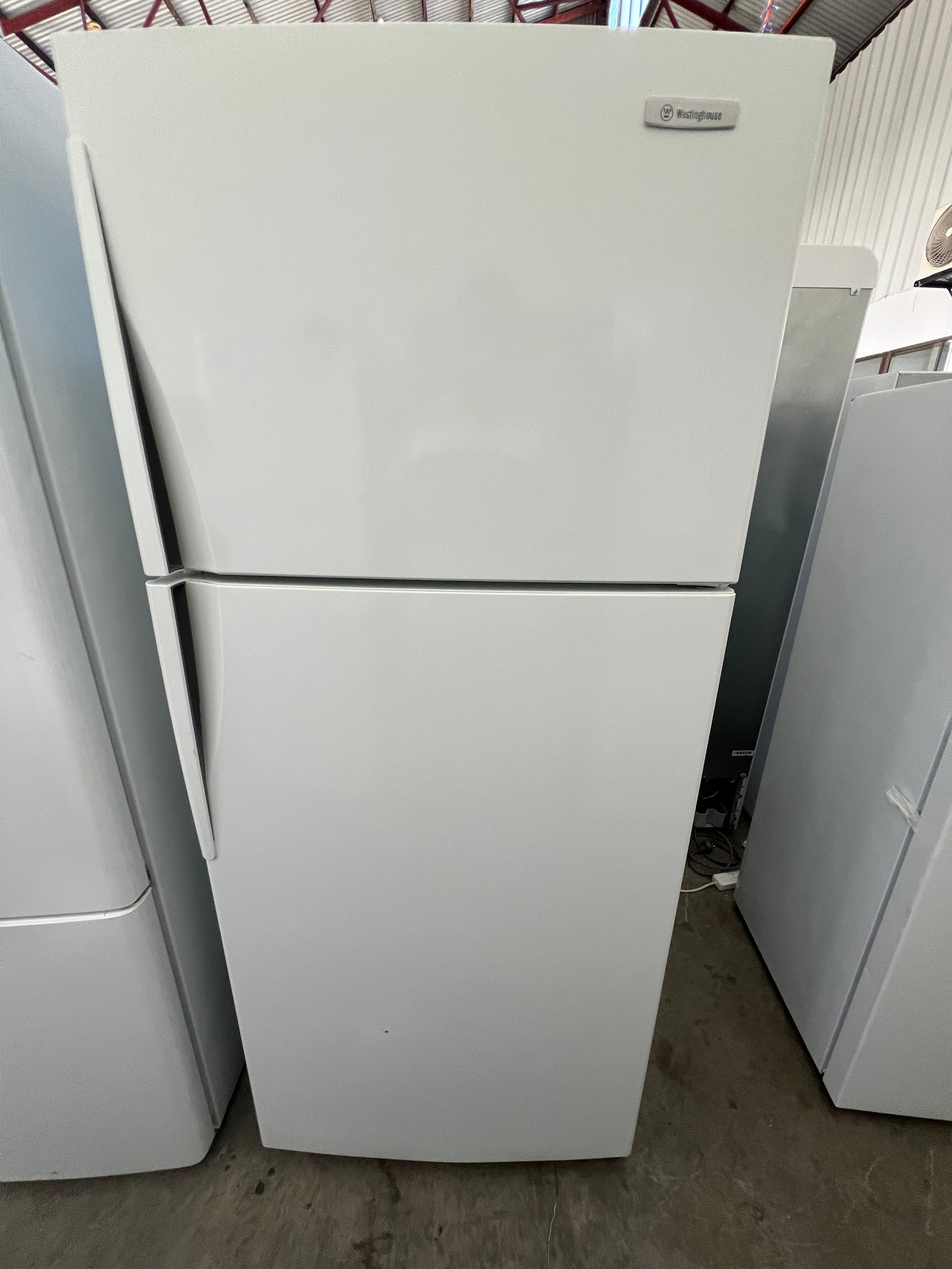 Refurbished Westinghouse 420 litres fridge freezer | ADELAIDE