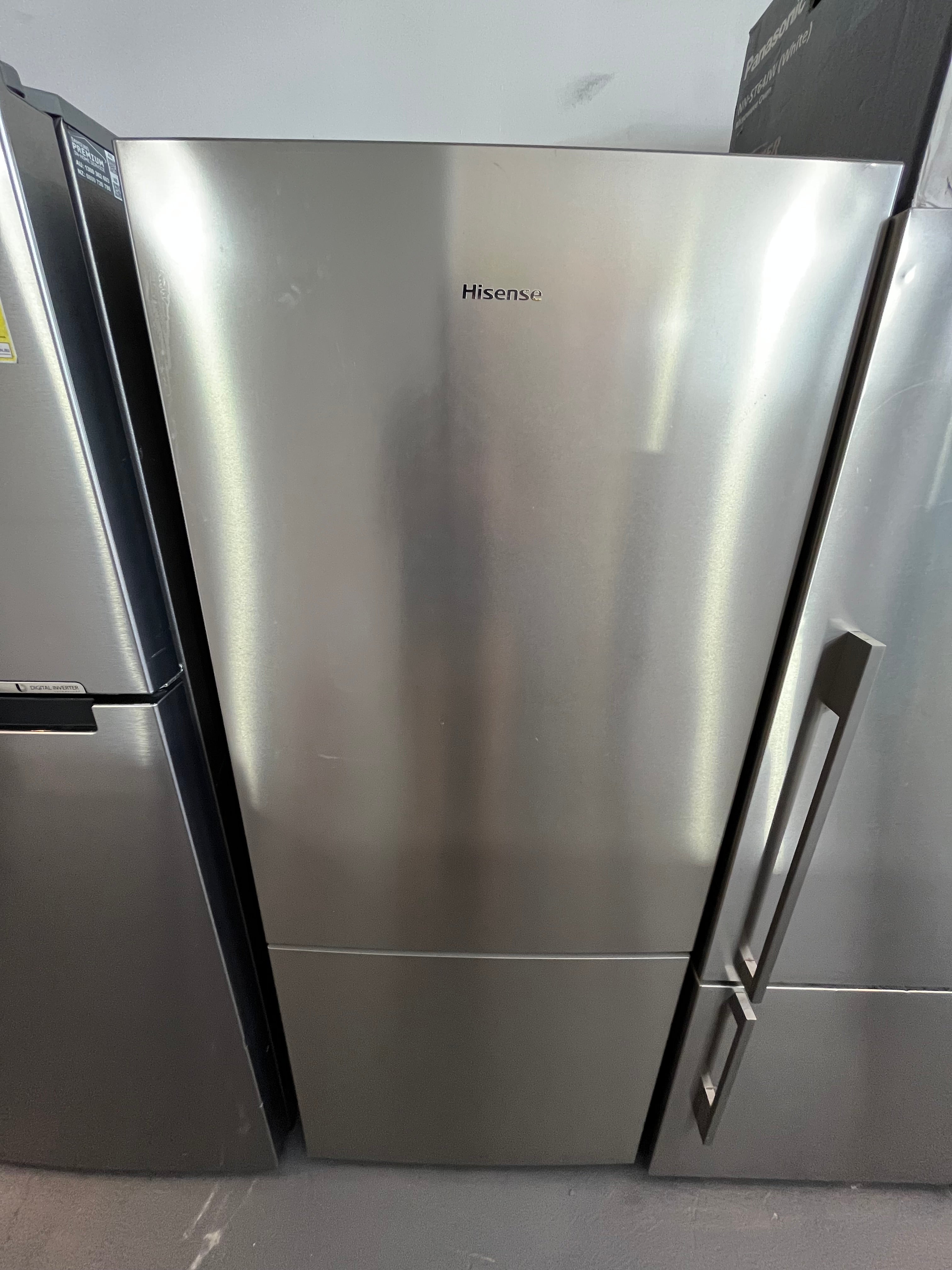 Hisense 417 ltr fridge freezer