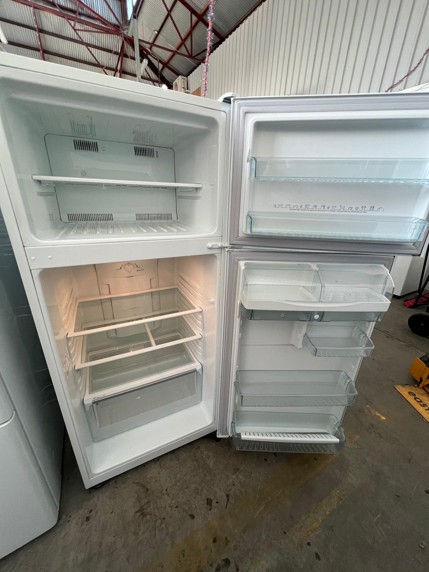 Refurbished Westinghouse 420 litres fridge freezer | ADELAIDE