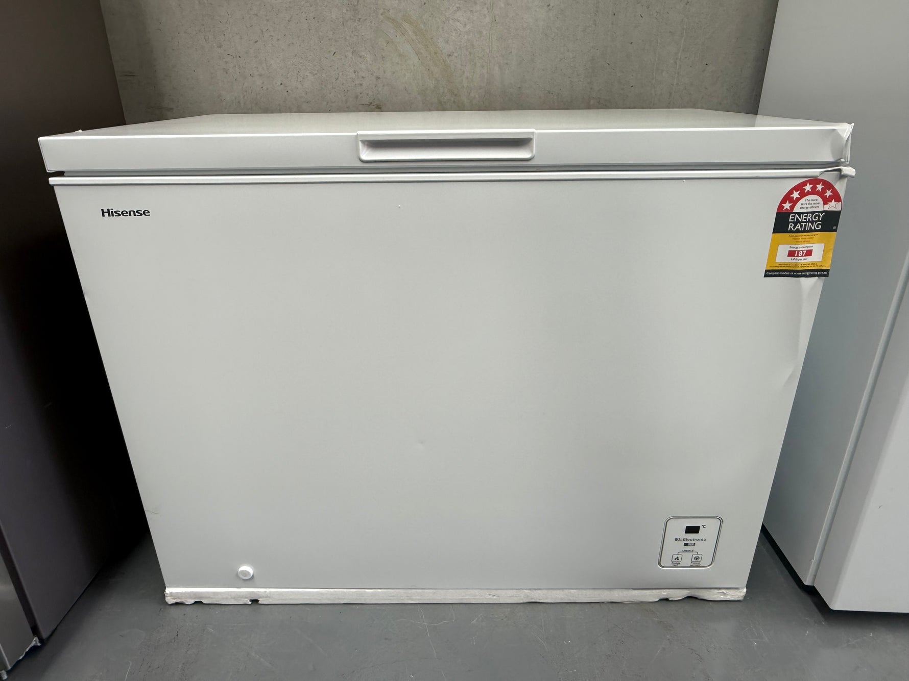 Hisense 301L Bottom Mount Fridge – Factory Seconds | HRCF301