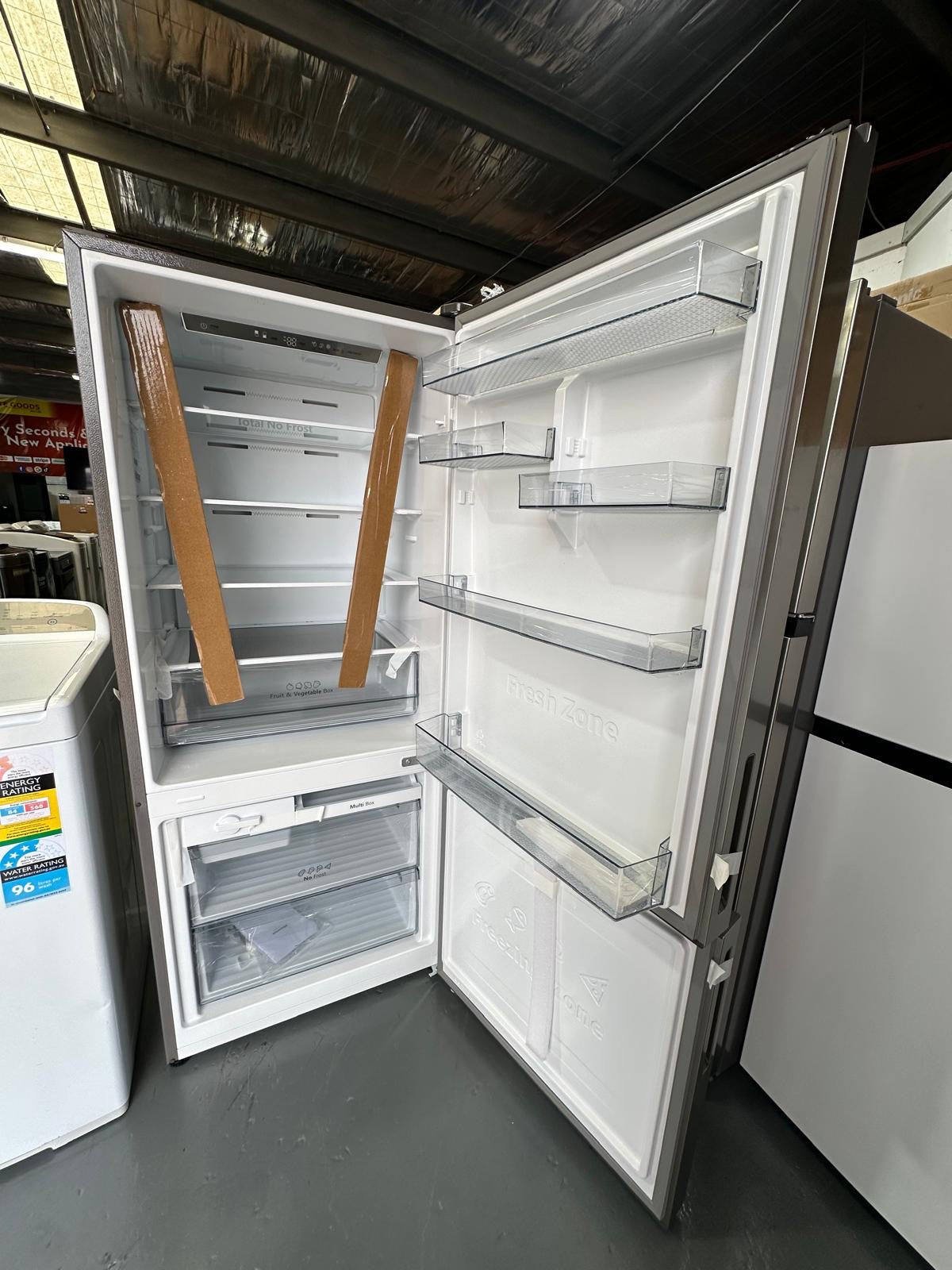 Factory Seconds Hisense 417L PureFlat Bottom Mount Refrigerator Silver HRBM418S and Refurbished Fisher&Paykel 7kg Washing Machine | SYDNEY