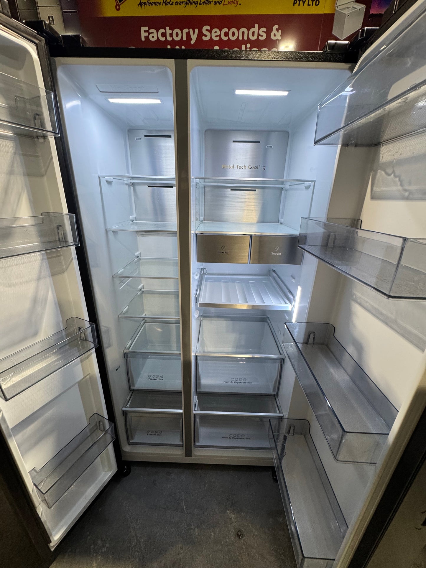 Refurbished Hisense 652 litres fridge freezer | PERTH