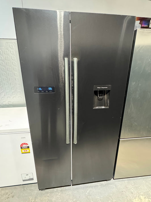 Refurbished Hisense 578 litres fridge freezer | PERTH
