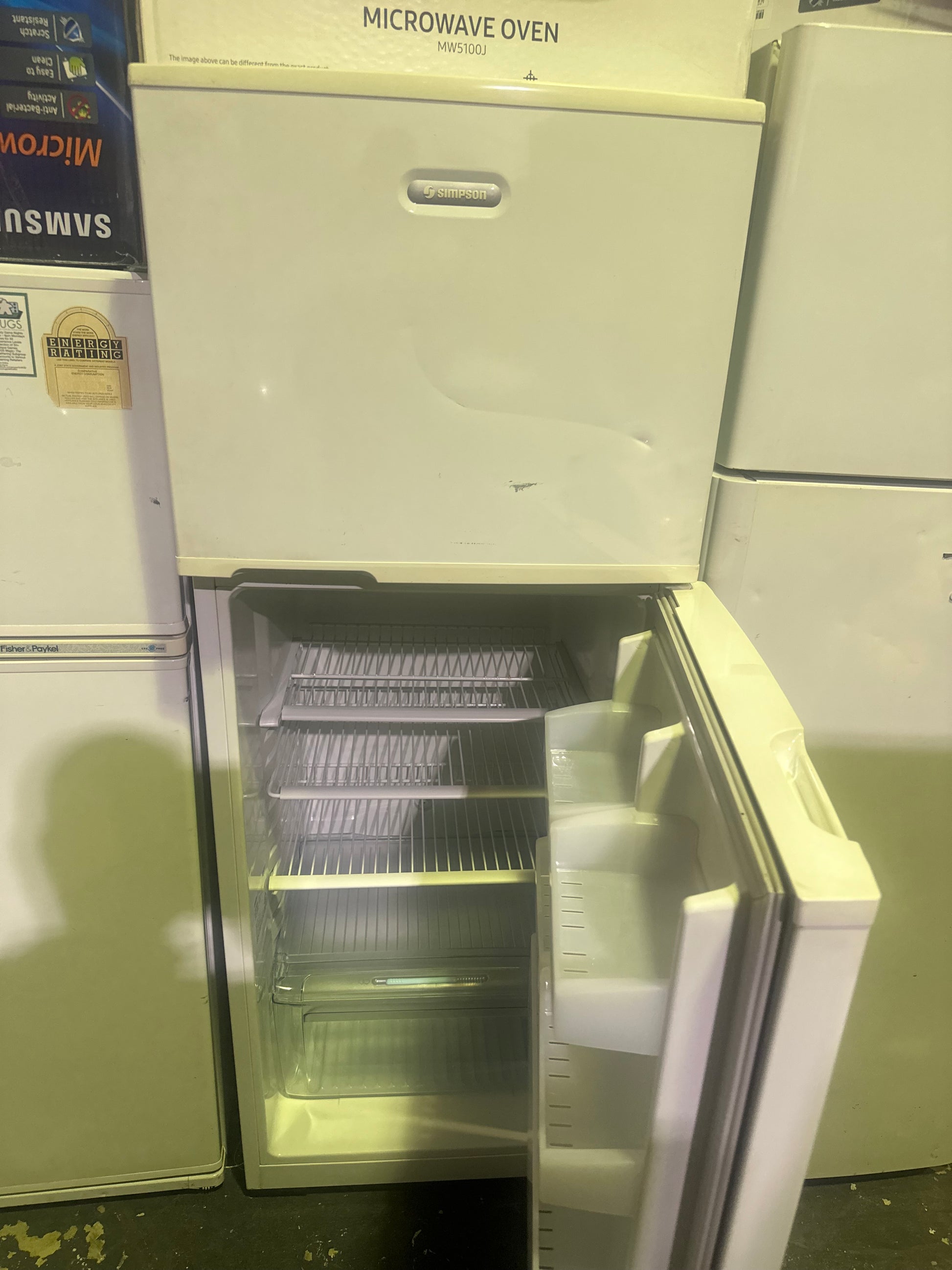 Refurbished Simpson 303 litres fridge freezer | BRISBANE