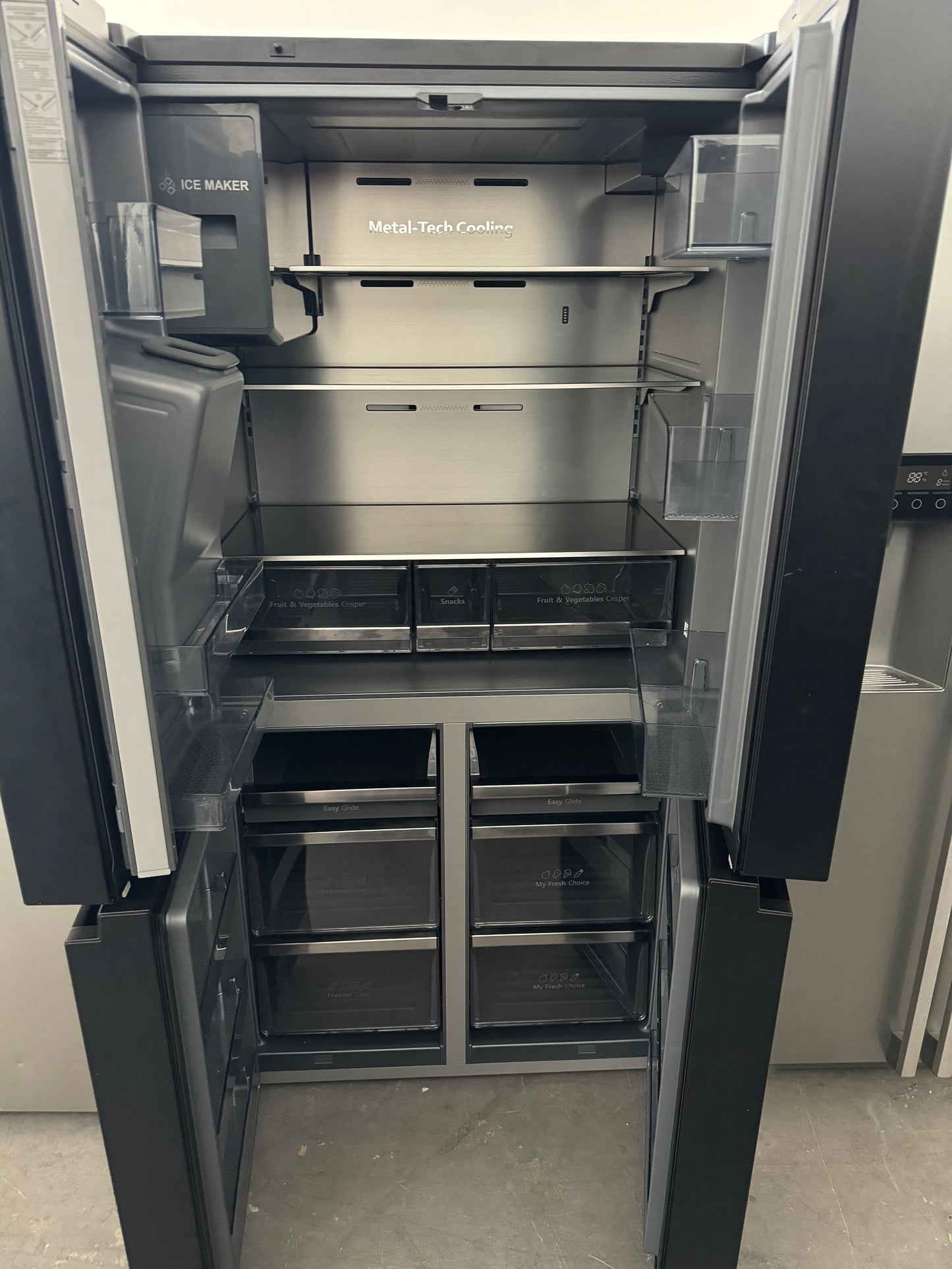 Refurbished Hisense 585 Litres Fridge Freezer | PERTH