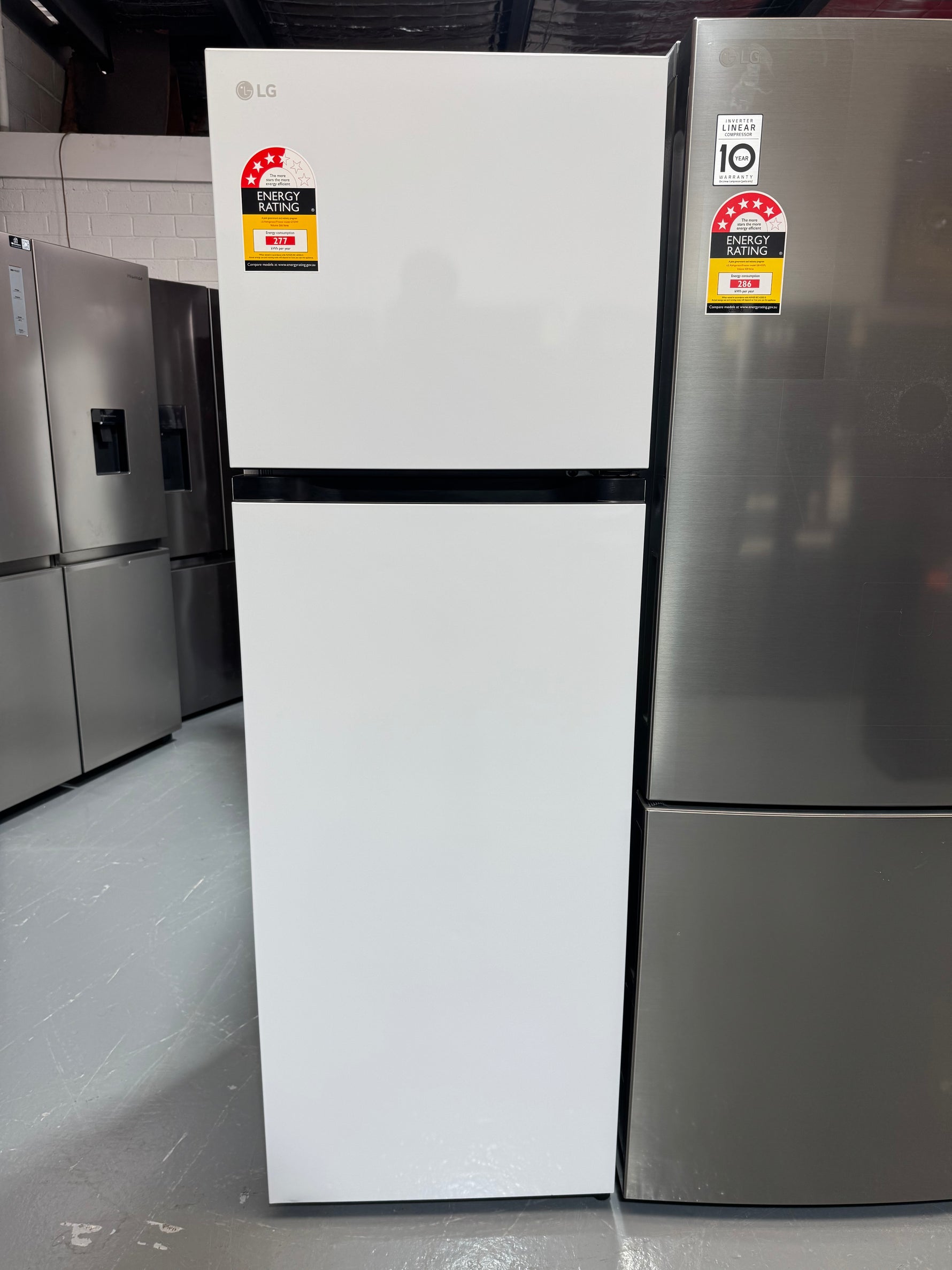 Factory Seconds LG LG 266L Top Mount Fridge in White Finish GT-2W