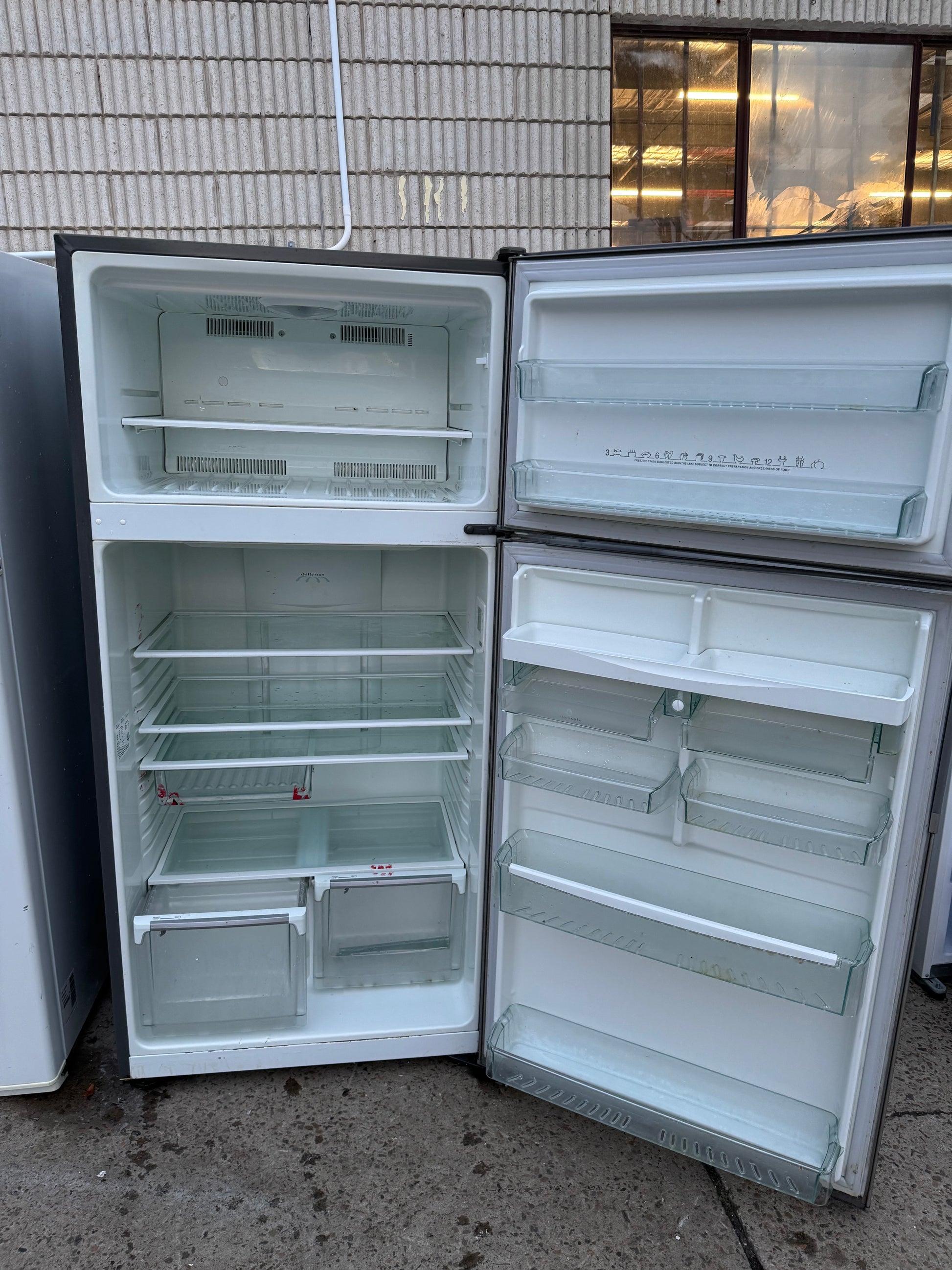 Westinghouse 521 litres fridge freezer | SYDNEY
