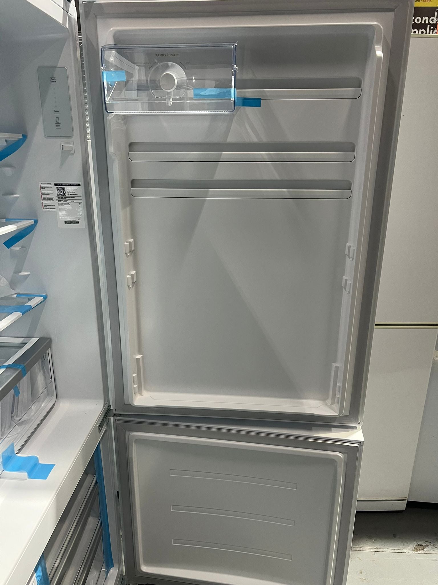 Factory Seconds Westinghouse 425 L Bottom Mount Fridge Freezer – WBE4302WC