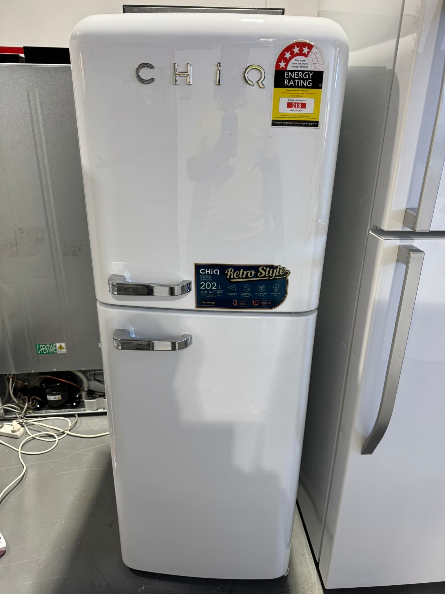 CHiQ 202L Retro Style Top Mount Fridge Freezer – Factory Seconds | PERTH