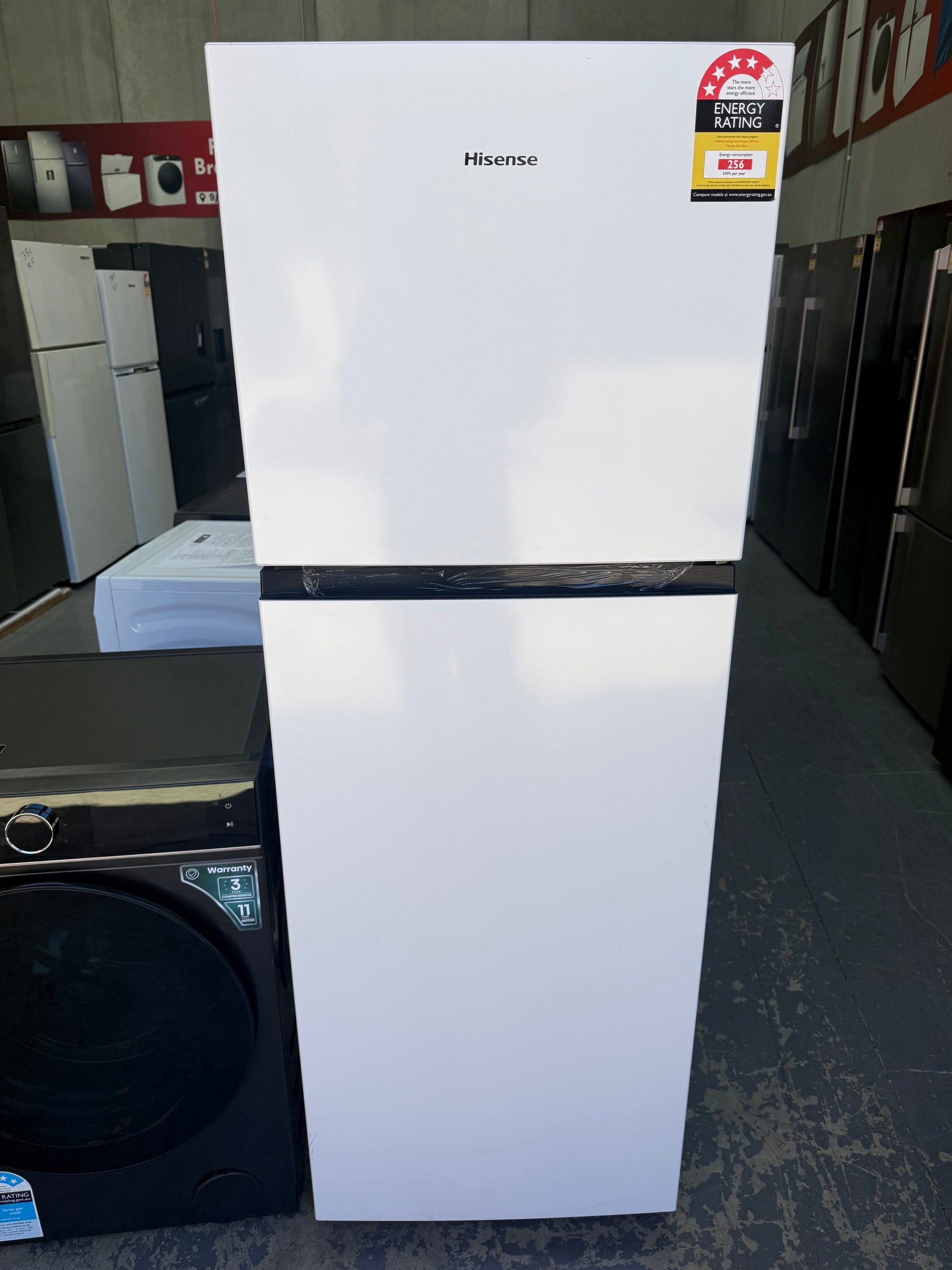 Hisense 325L Top Mount Fridge – Hisense 12kg Front Load Washer – Factory Seconds | Lucky white goods