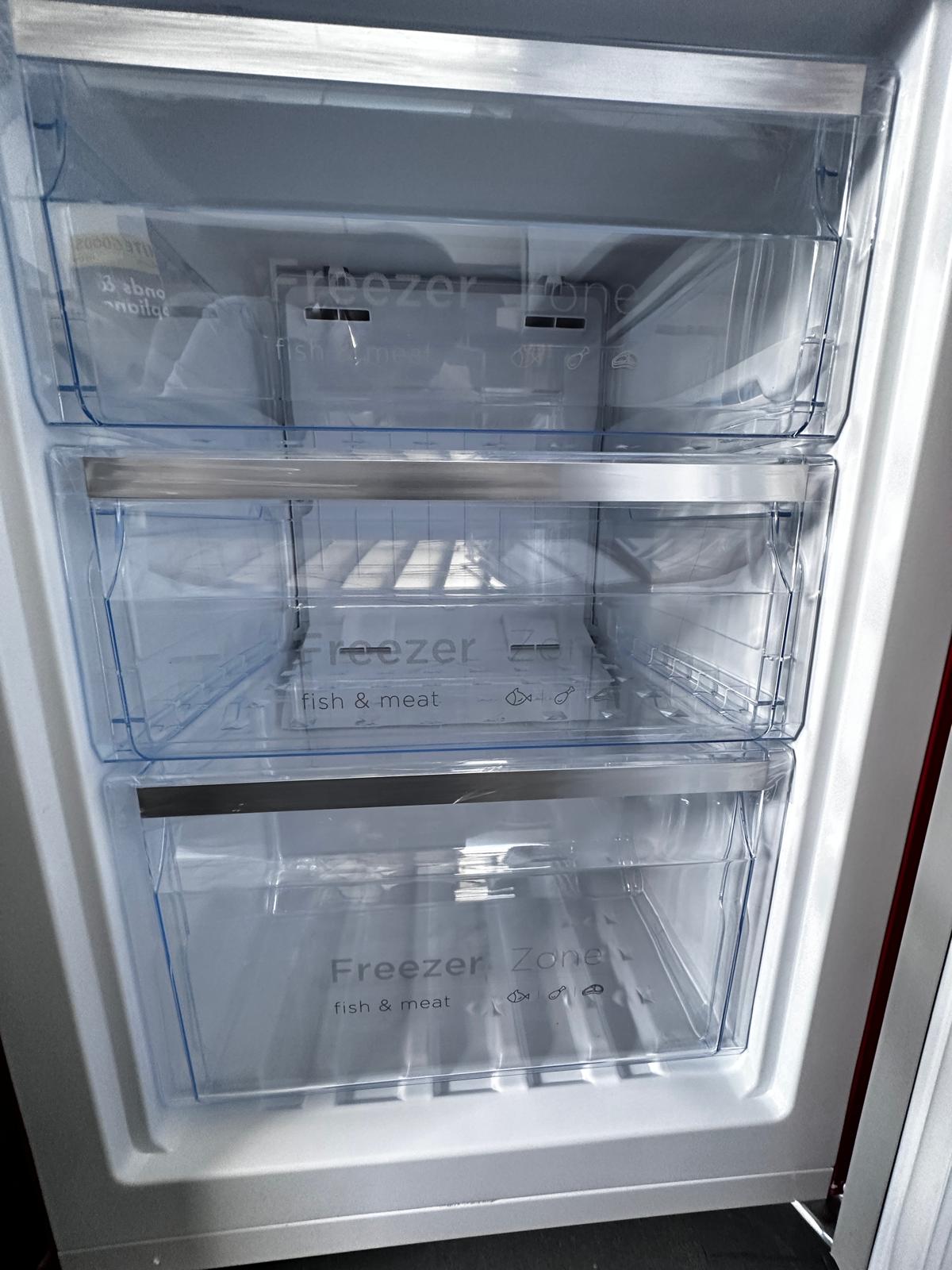 Factory Second – CHiQ CRBM228NR3 231L Retro Style Bottom Mount Fridge Freezer | ADELAIDE