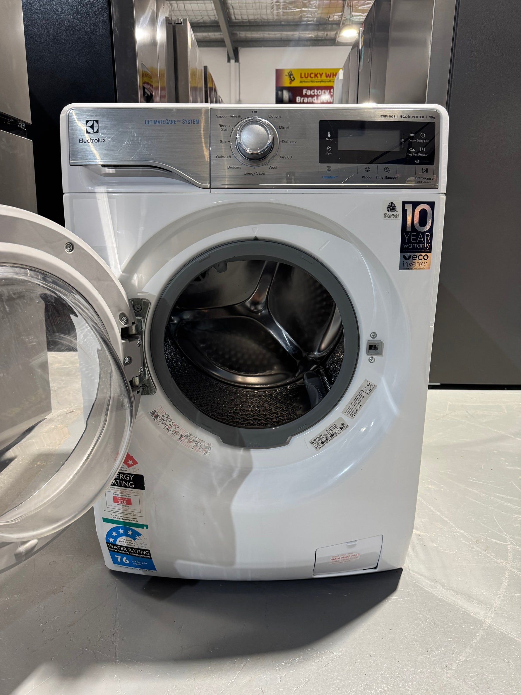 Refurbished Electrolux 9kg washing machine