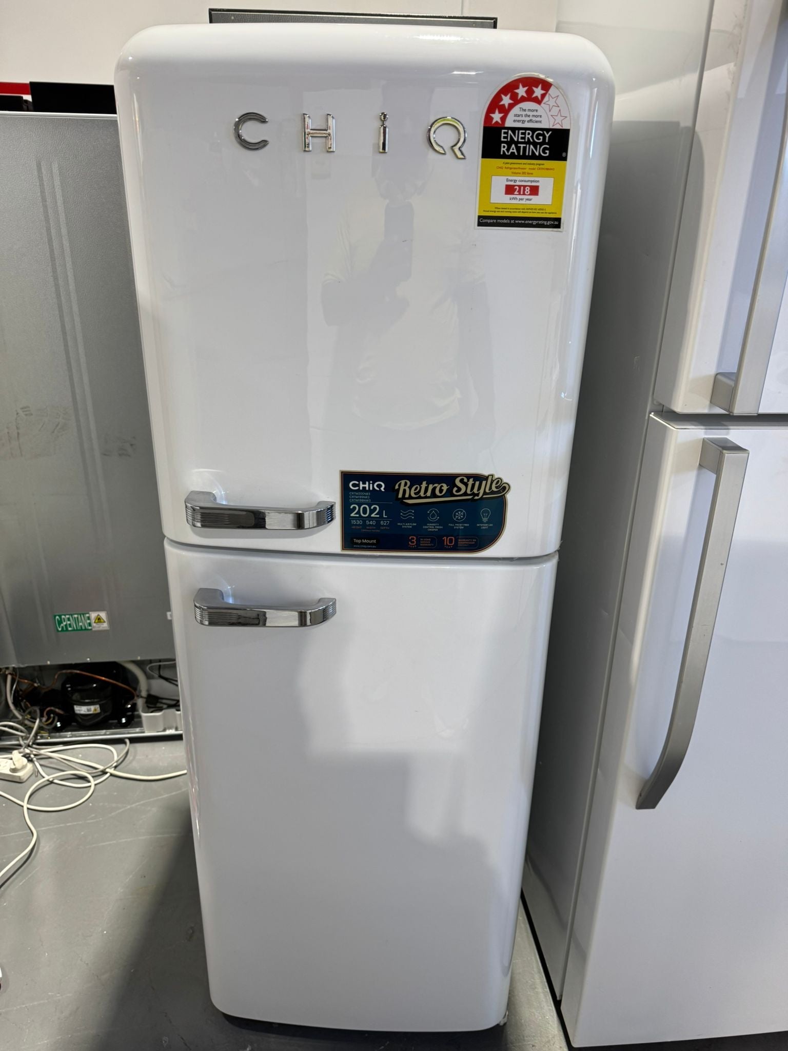 CHiQ 202L Retro Style Top Mount Fridge Freezer – Factory Seconds | PERTH