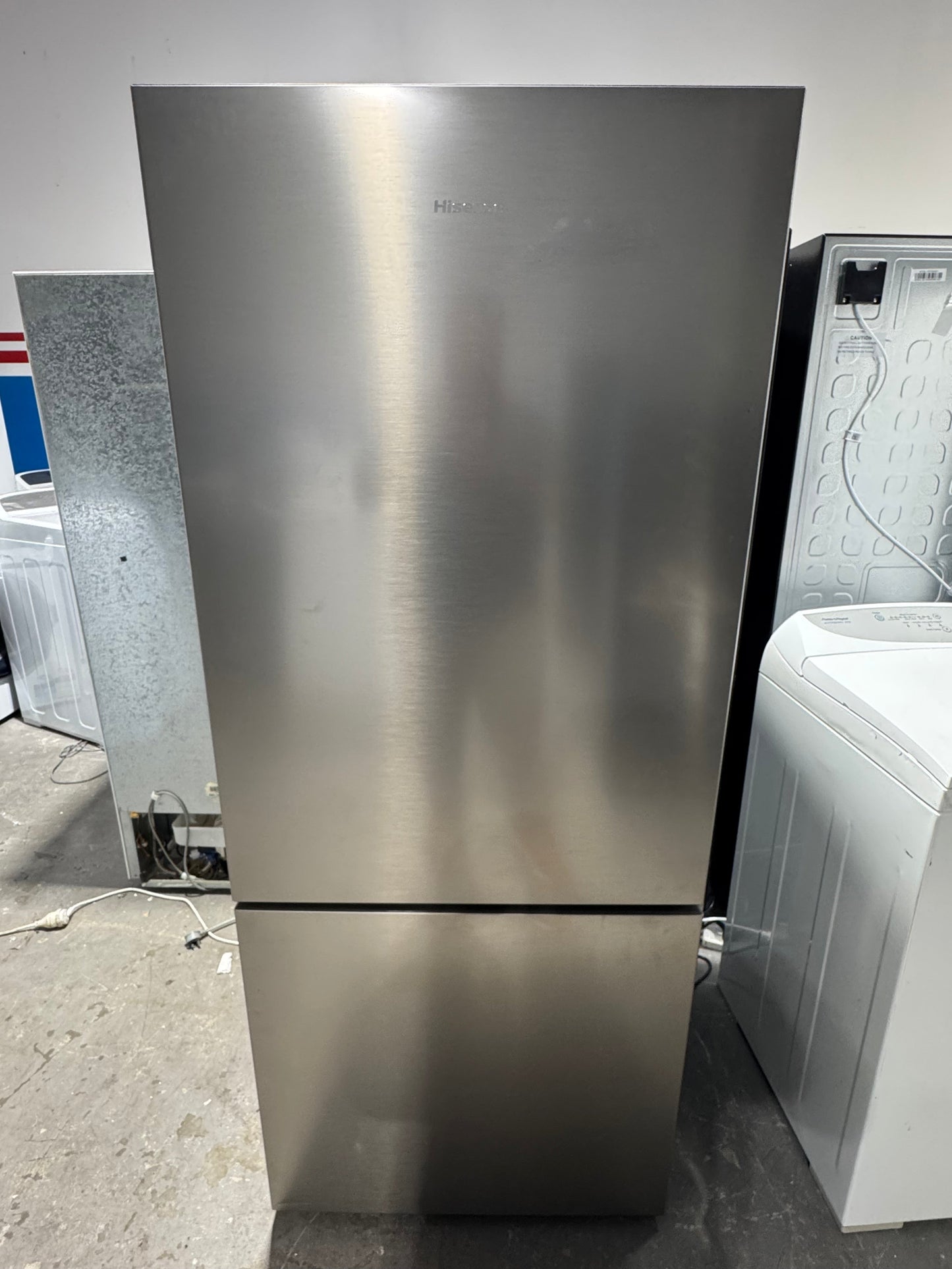 Refurbished Hisense 417 litres fridge freezer | PERTH
