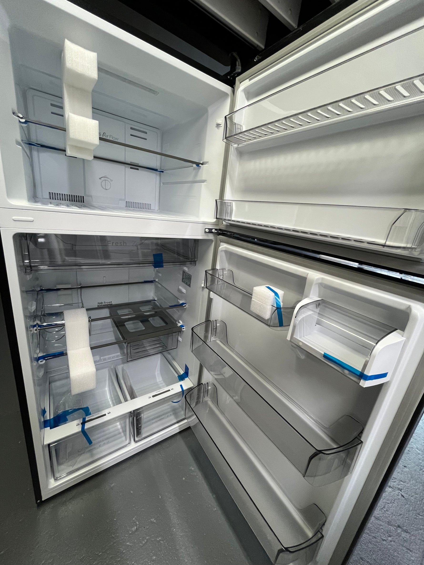 Factory second Chiq 515L fridge Freezer