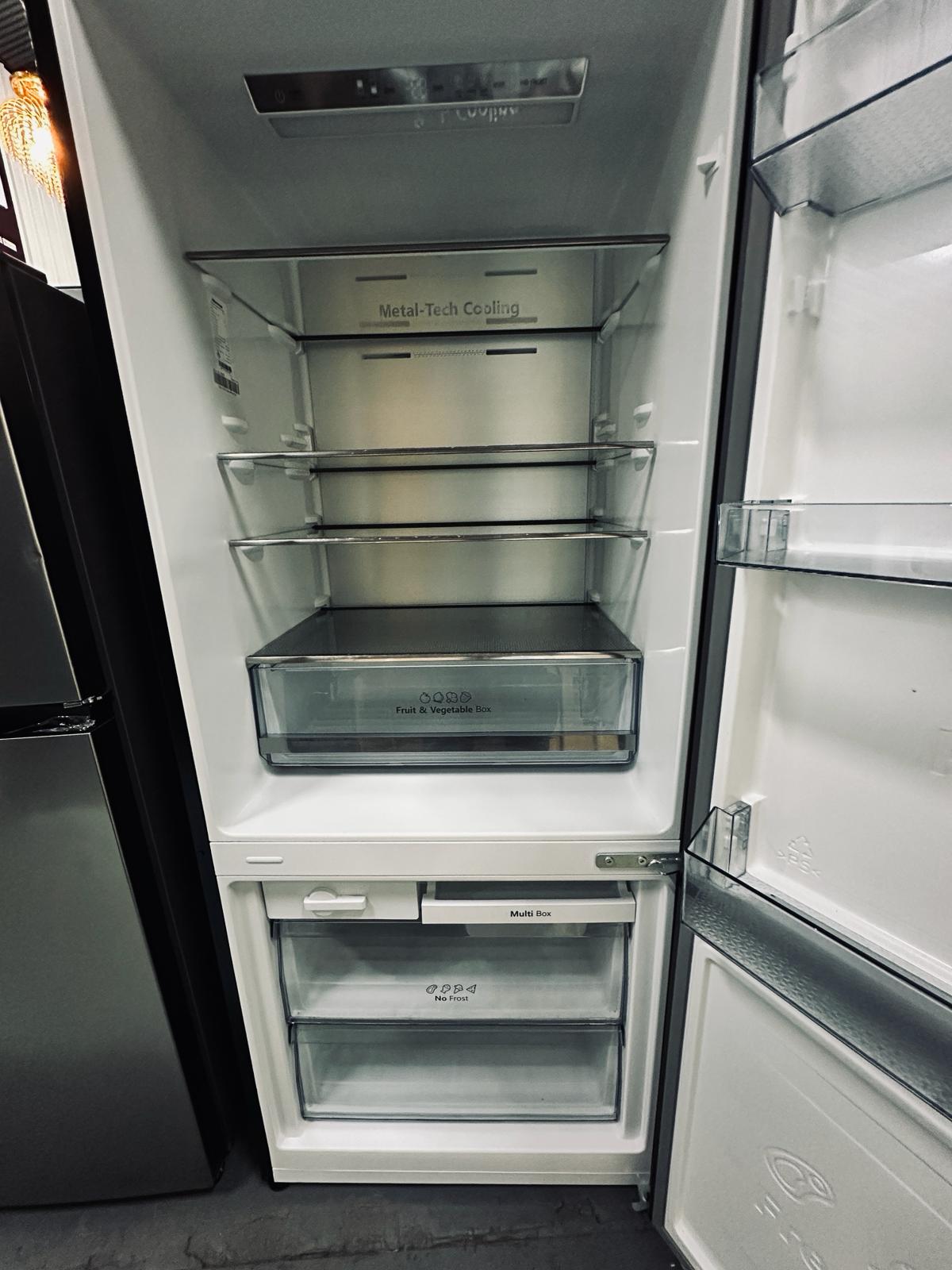 Hisense 417L Eco Vision Bottom Mount Fridge Freezer – Refurbished | ADELAIDE
