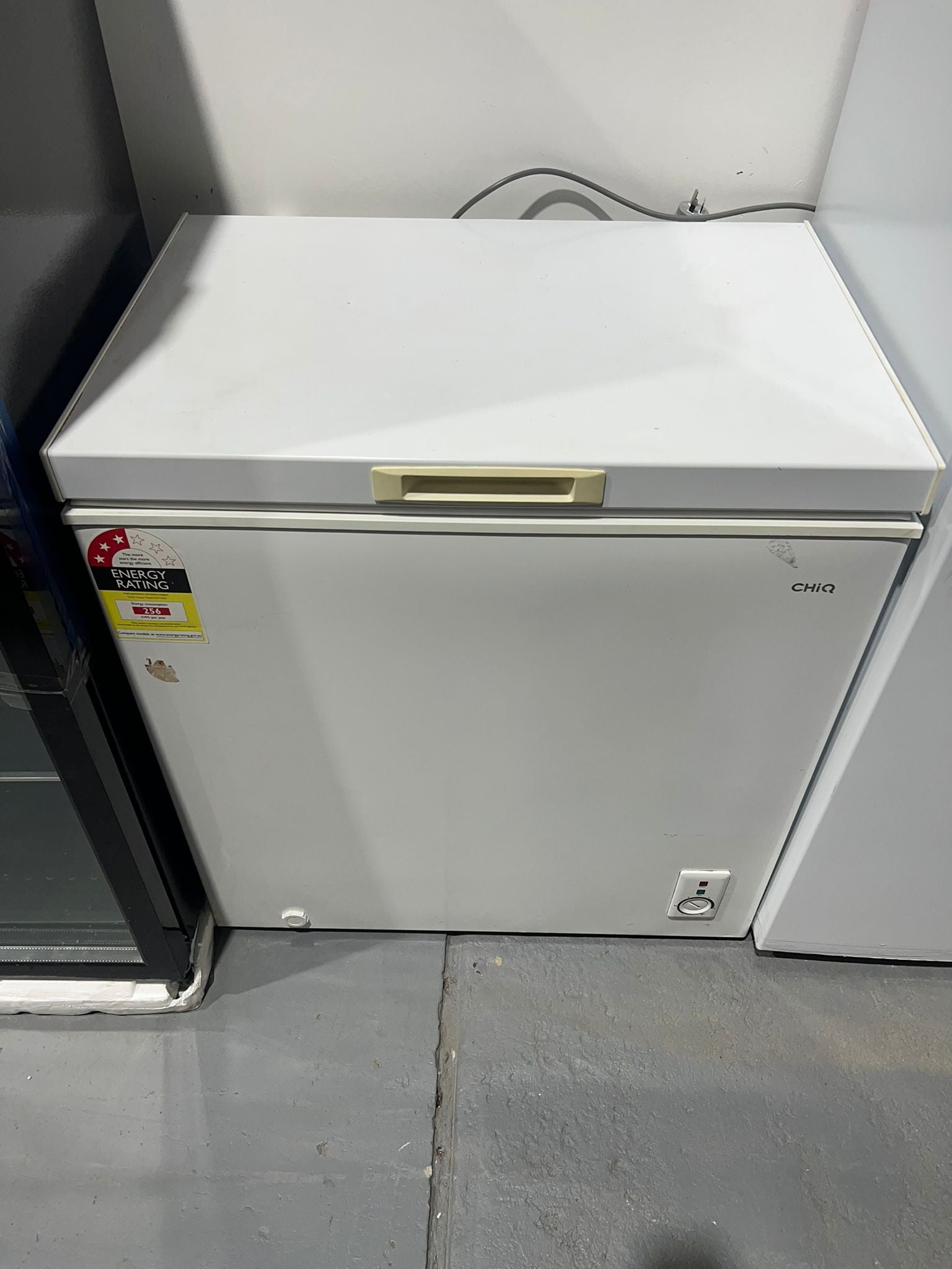 Refurbished Chiq 142 Litres Chest Freezer