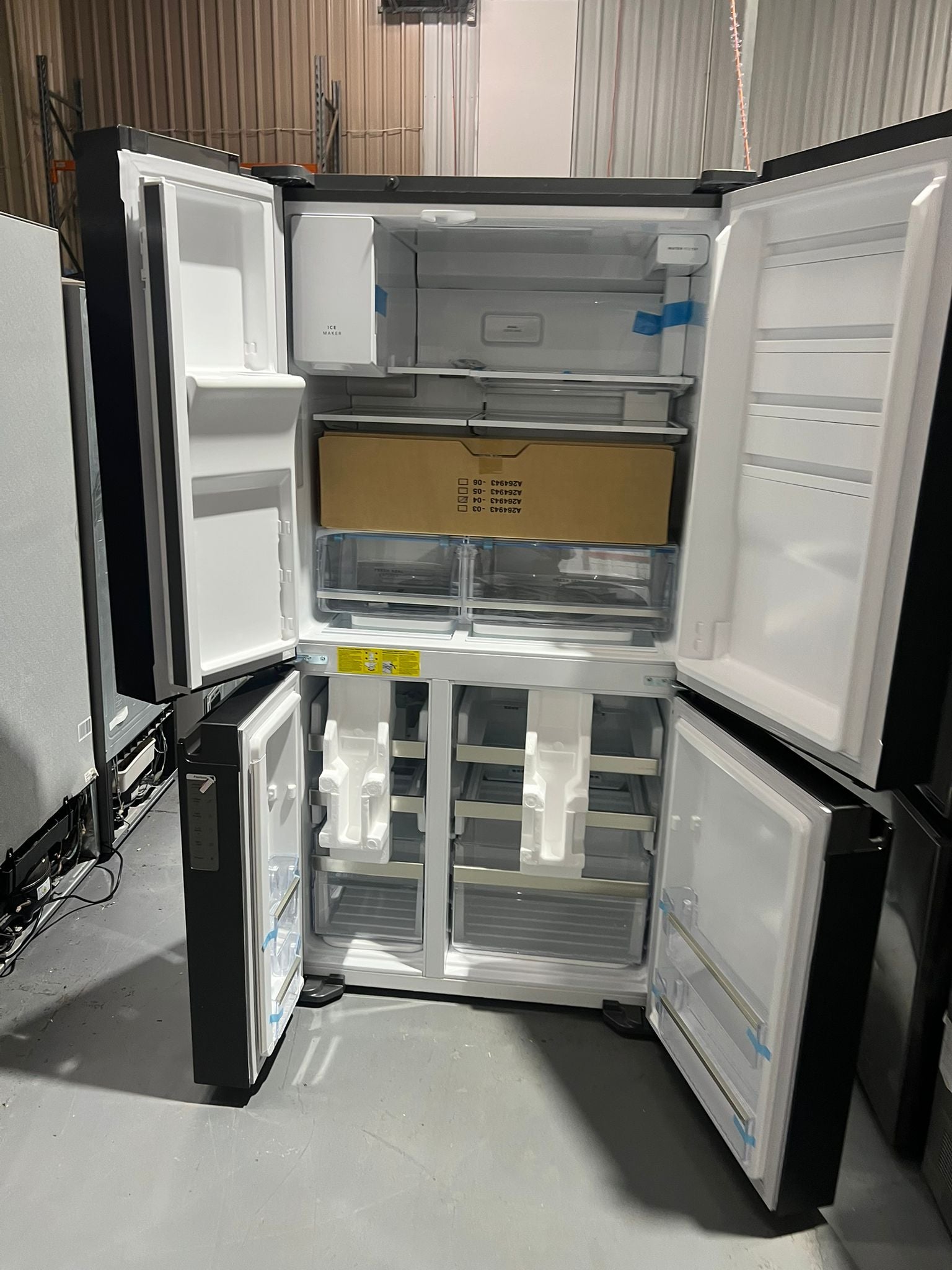 Factory Seconds Westinghouse 609 L Quad Door Fridge Freezer – WQE6170BB