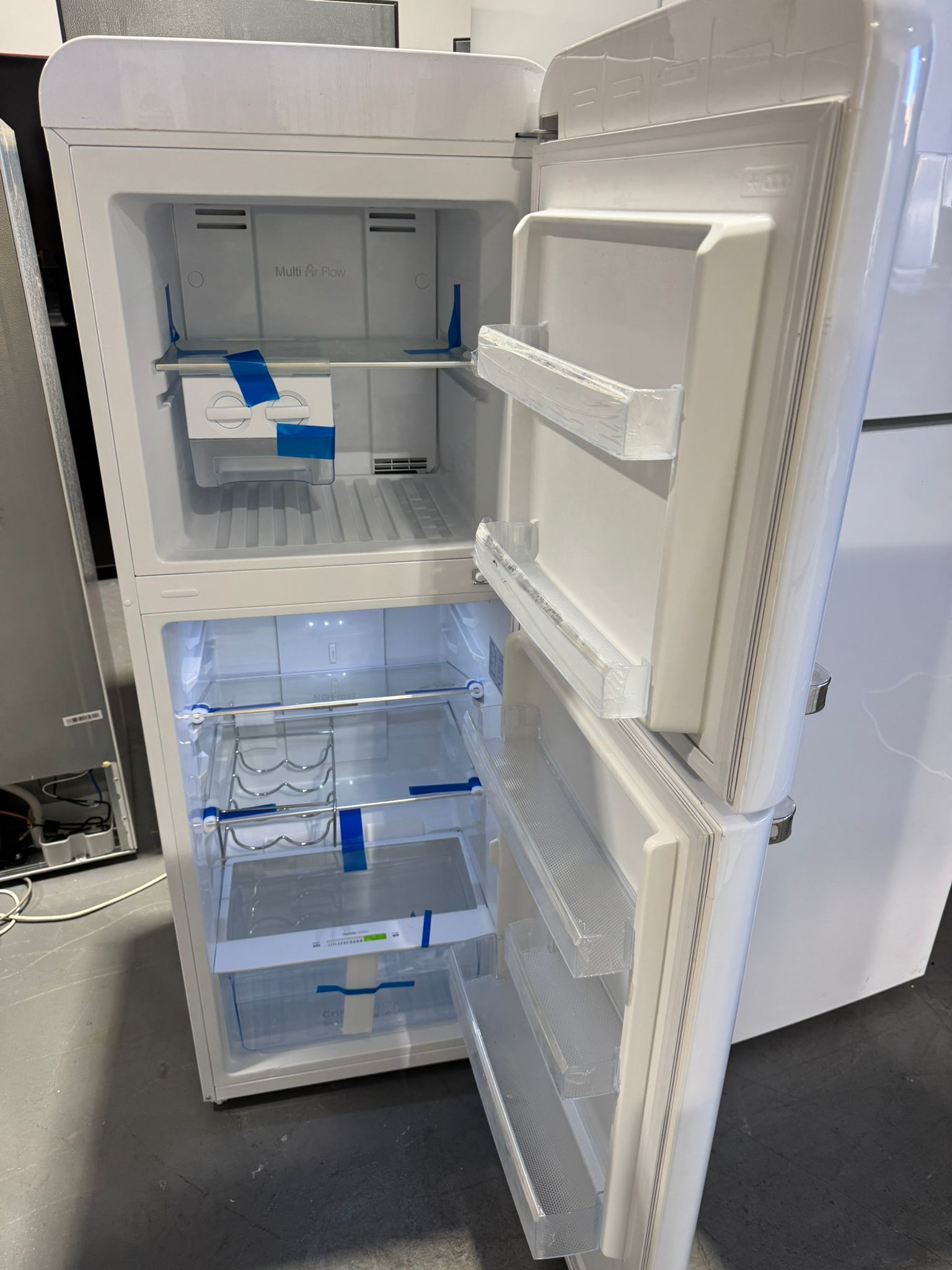 CHiQ 202L Retro Style Top Mount Fridge Freezer – Factory Seconds | PERTH