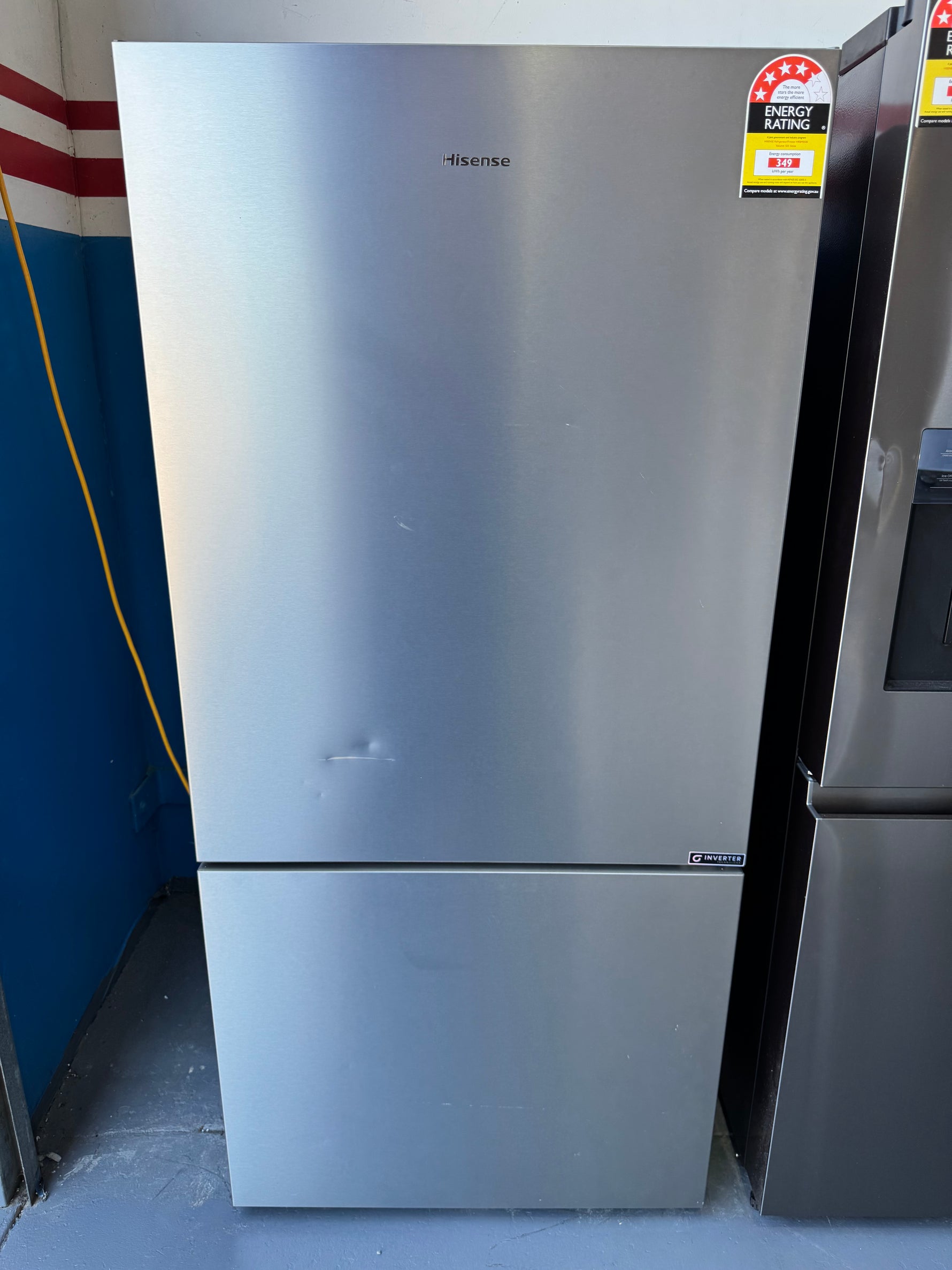 Near new condition Hisense 503 Litres fridge freezer
