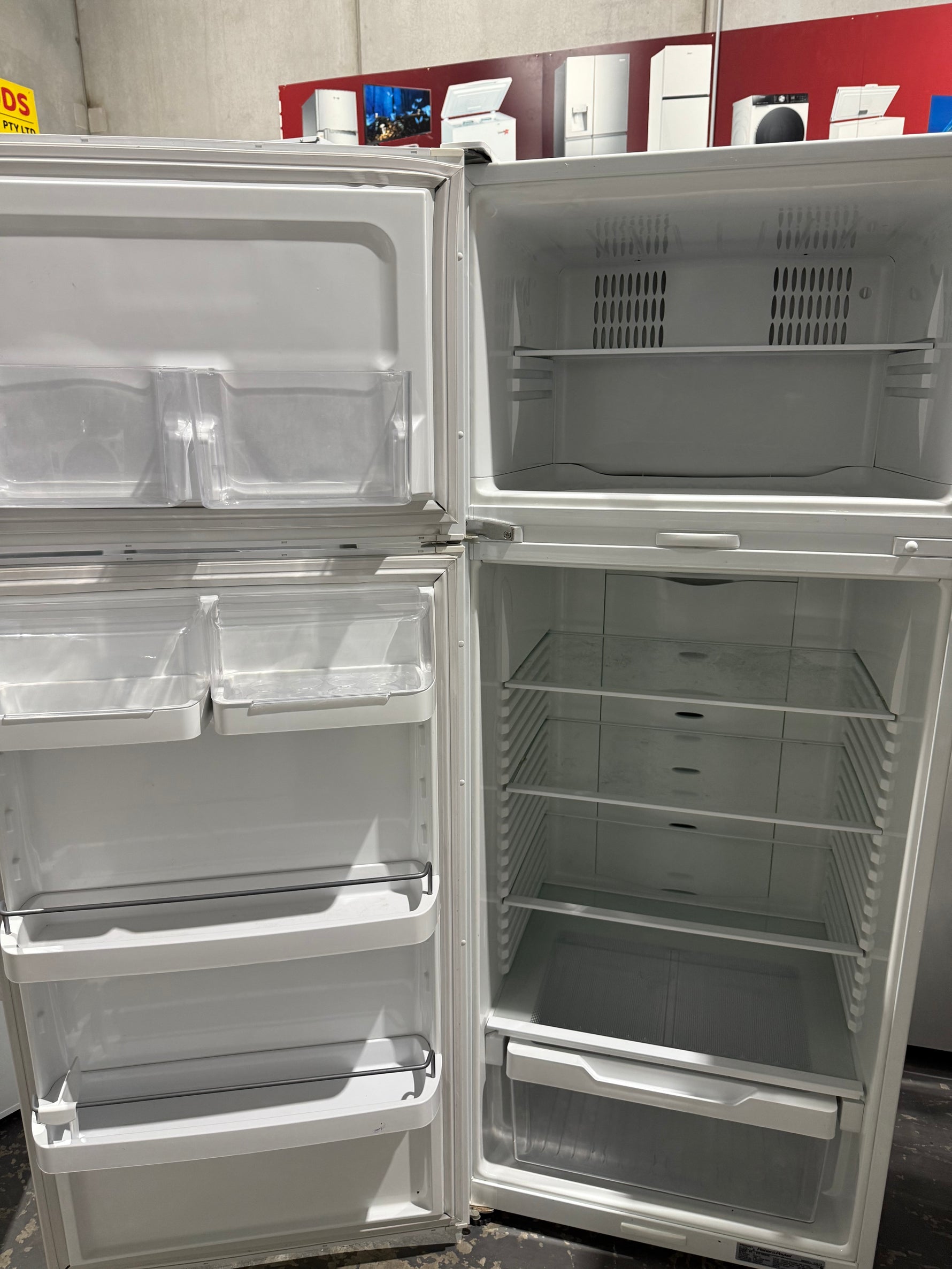 Fisher & Paykel 380L Top Mount Fridge – Refurbished | E381T
