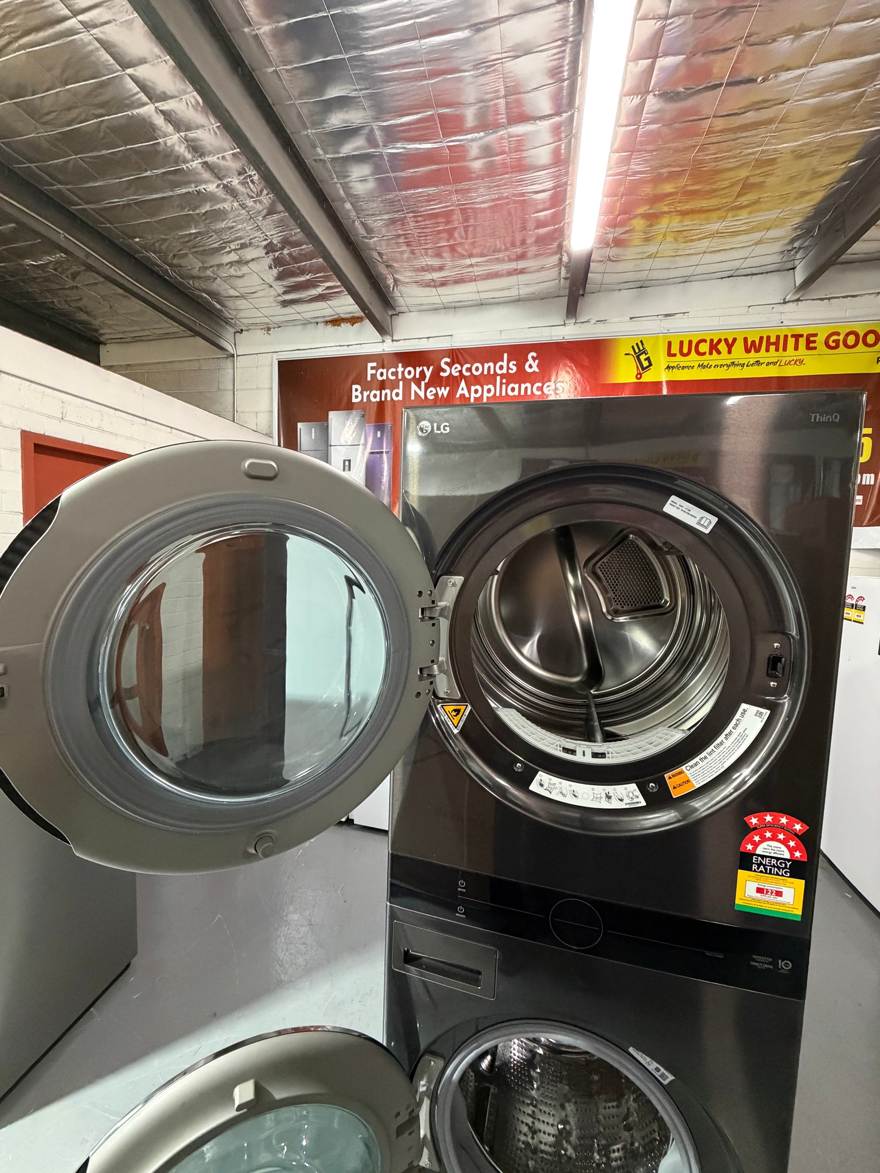 Refurbished LG WWT-1710W 17kg WashTower the Intelligent All-In-One Laundry Centre in black
