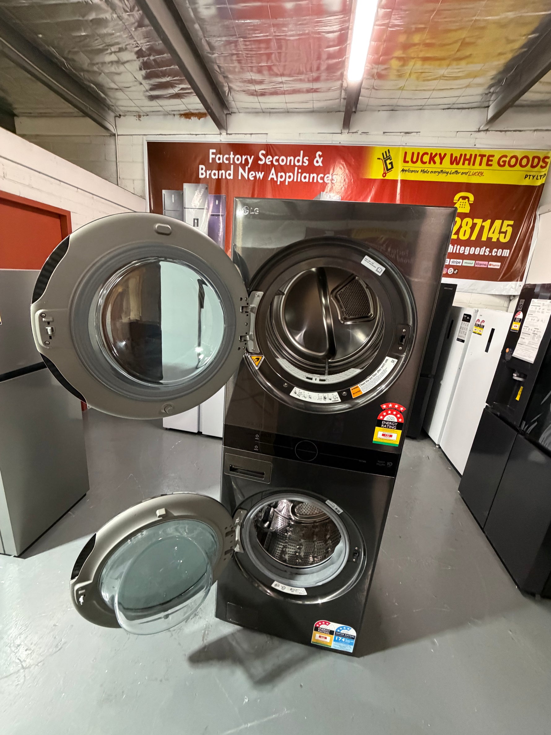 Refurbished LG WWT-1710W 17kg WashTower the Intelligent All-In-One Laundry Centre in black