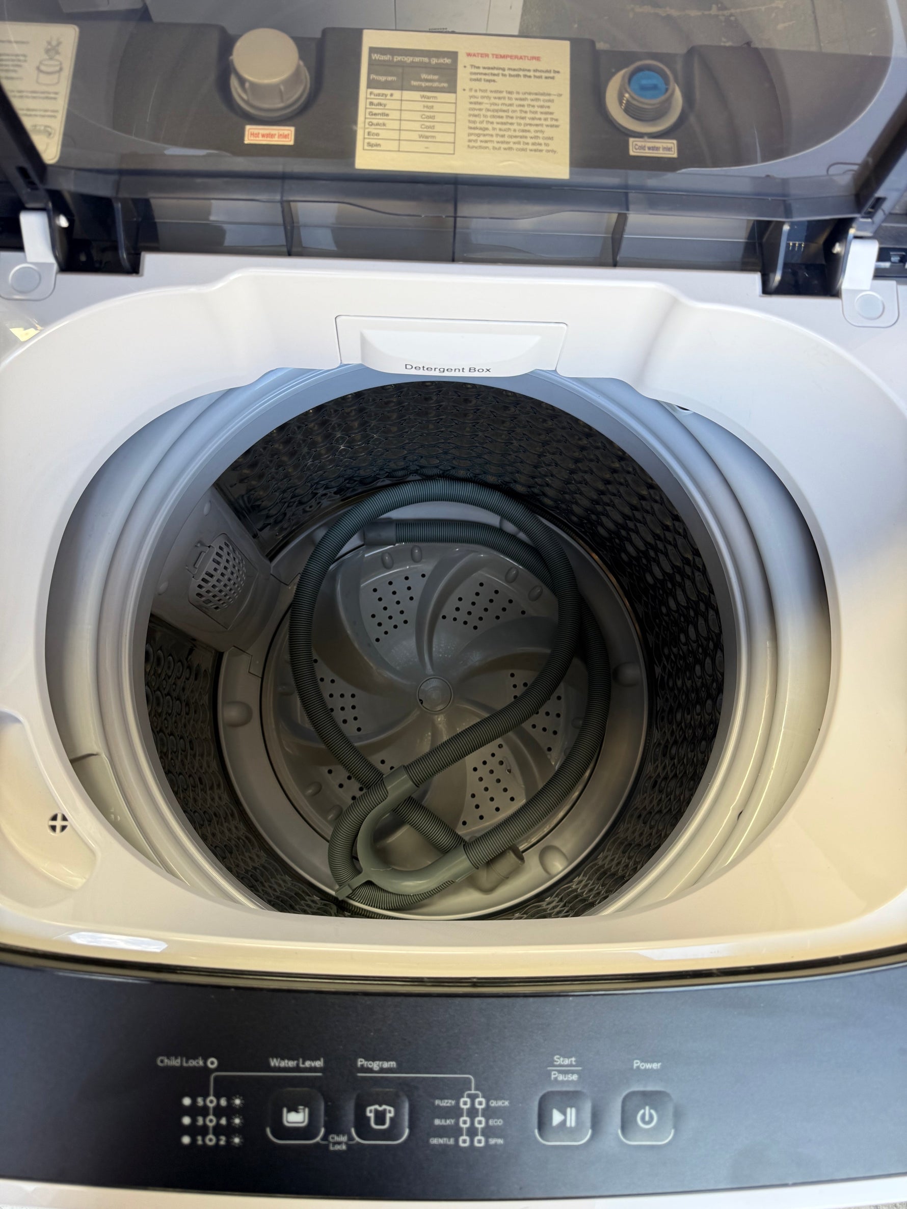 Hisense 418L bottom mount fridge+ Stirling 7kg Top load Washing Machine – Refurbished | MELBOURNE