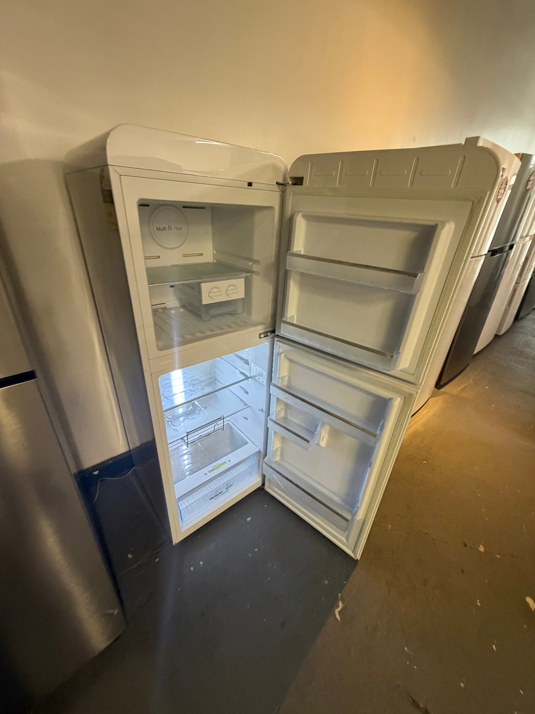 Refurbished Chiq 202 ltr Top mount retro fridge freezer | ALEXANDRIA