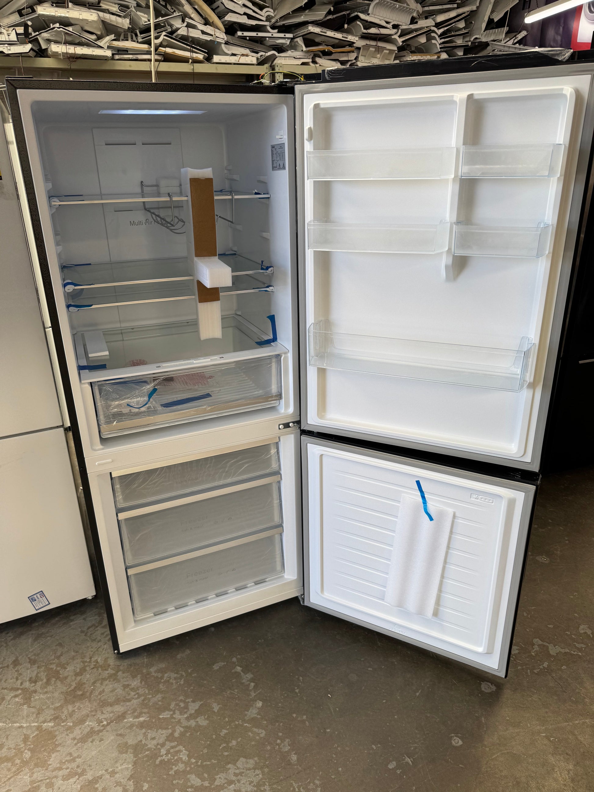 Factory Seconds CHiQ 396L Bottom Mount
Refrigerator CBM393NB3 | SYDNEY