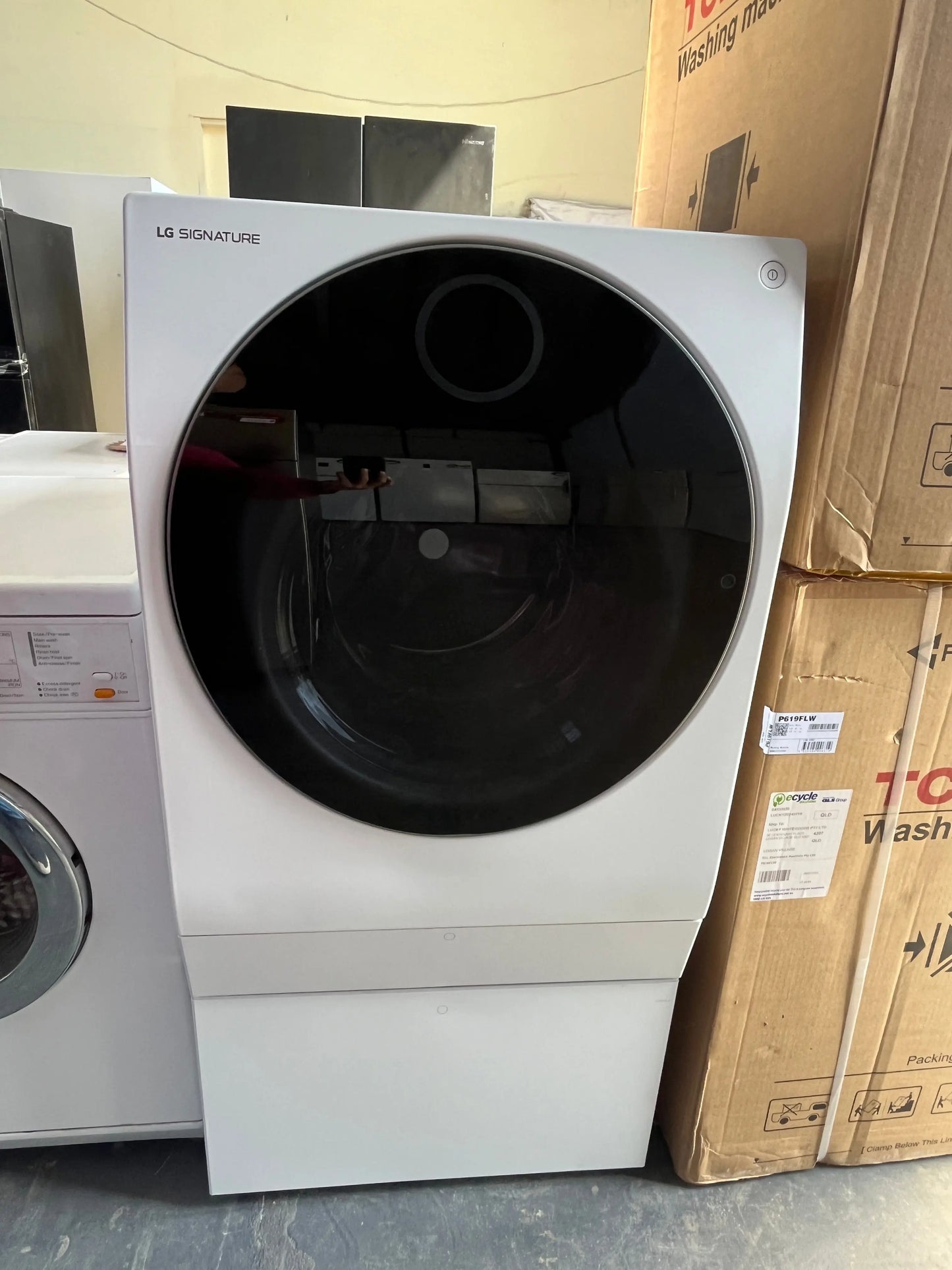 Refurbished LG SIGNATURE TWINWash® 10kg/6kg Washer Dryer Combo - Model WD1610NSW | ADELAIDE