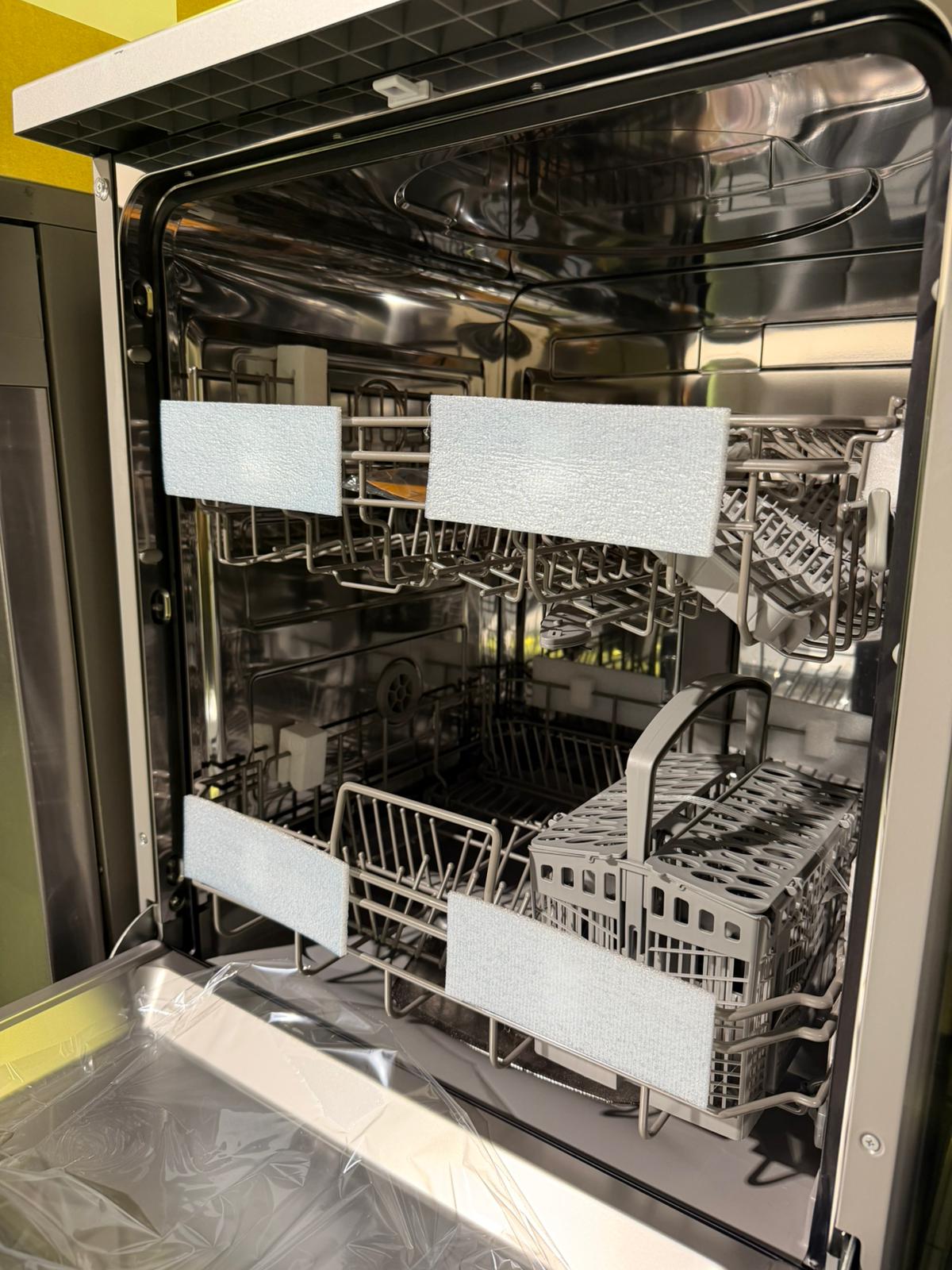 Solt Dishwasher GGSDW60|3X 13 Place Settings – Factory Seconds