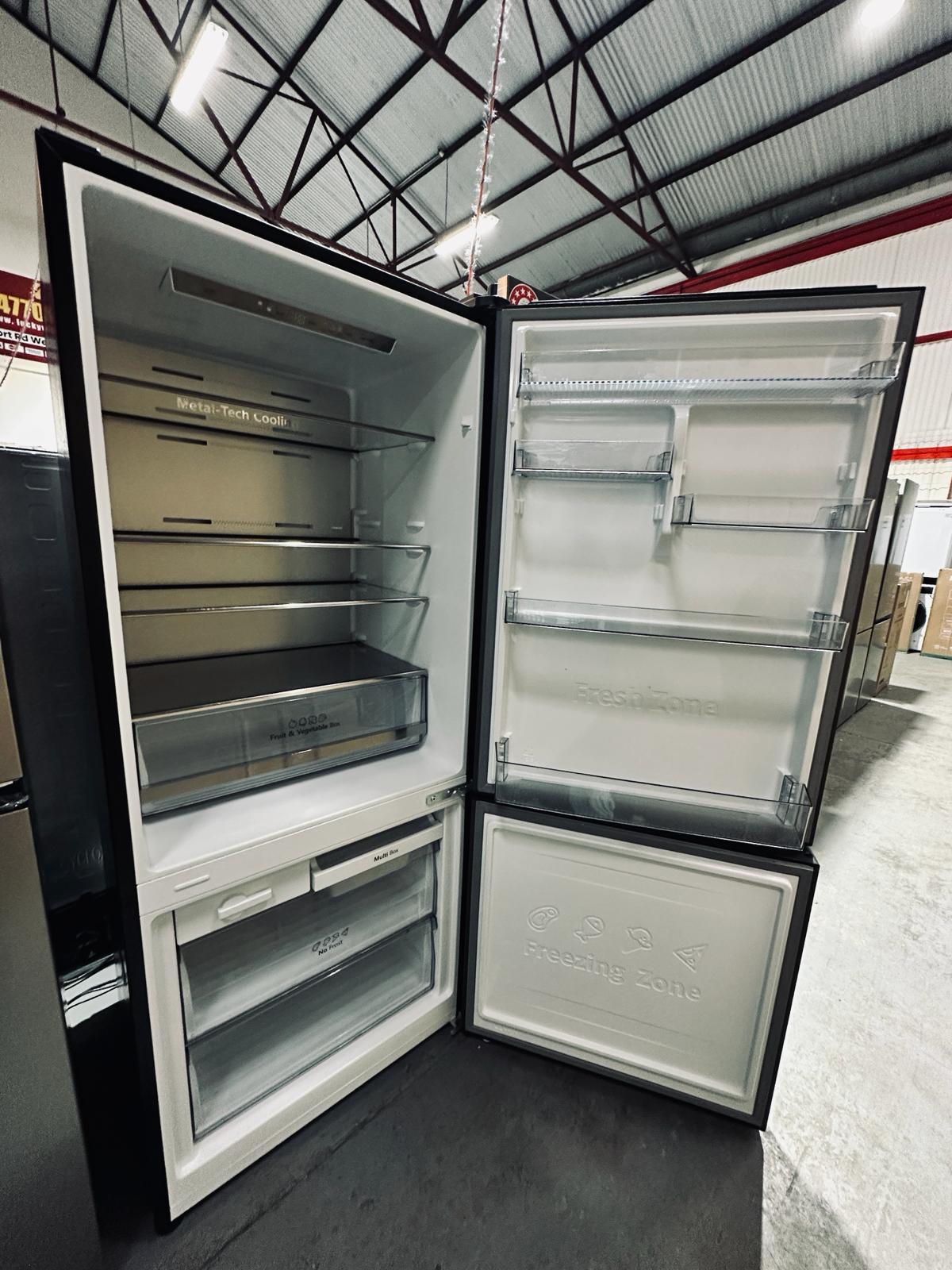 Hisense 417L Eco Vision Bottom Mount Fridge Freezer – Refurbished | ADELAIDE
