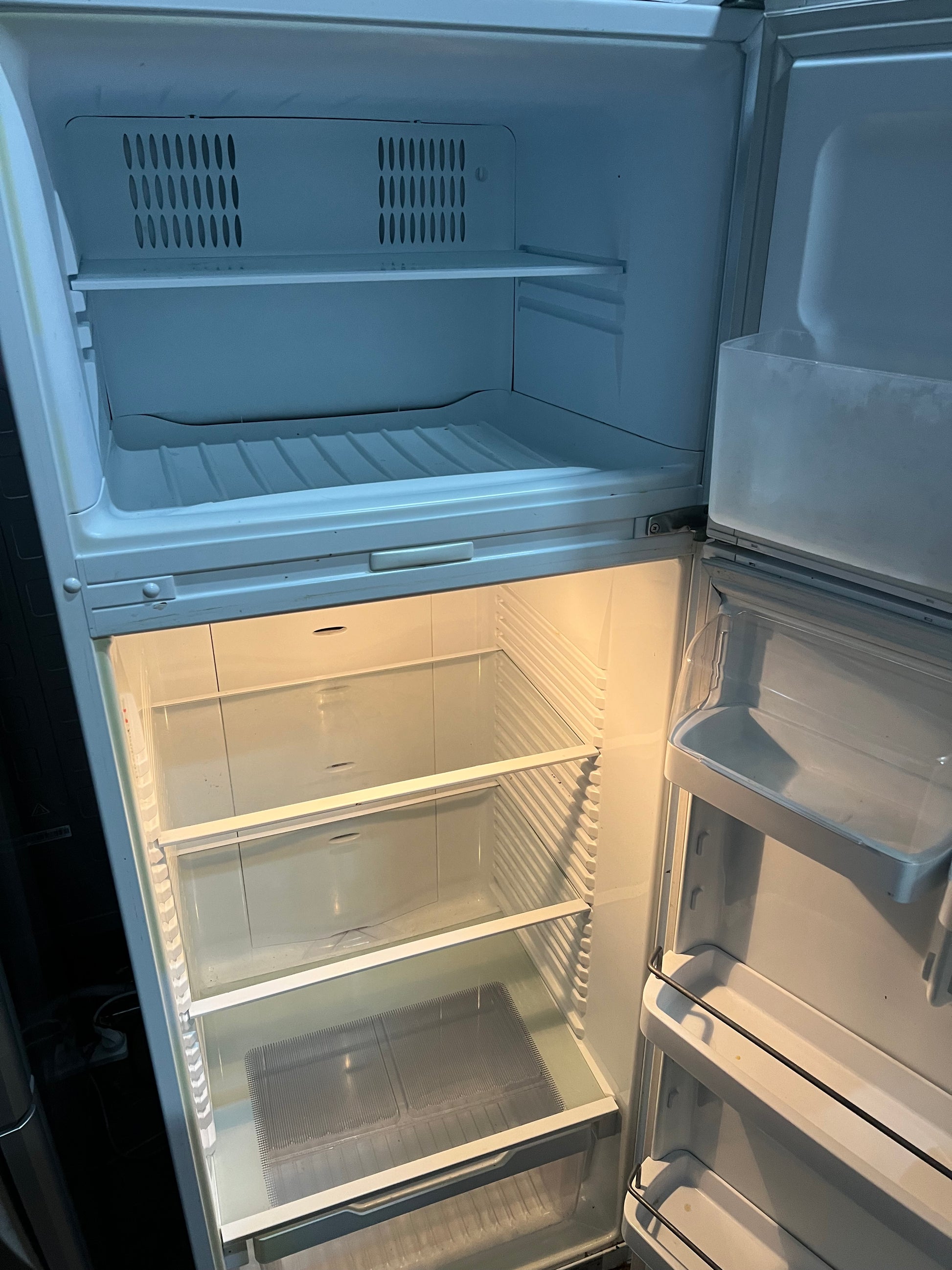 Fisher and paykel 411 litres fridge freezer | ADELAIDE