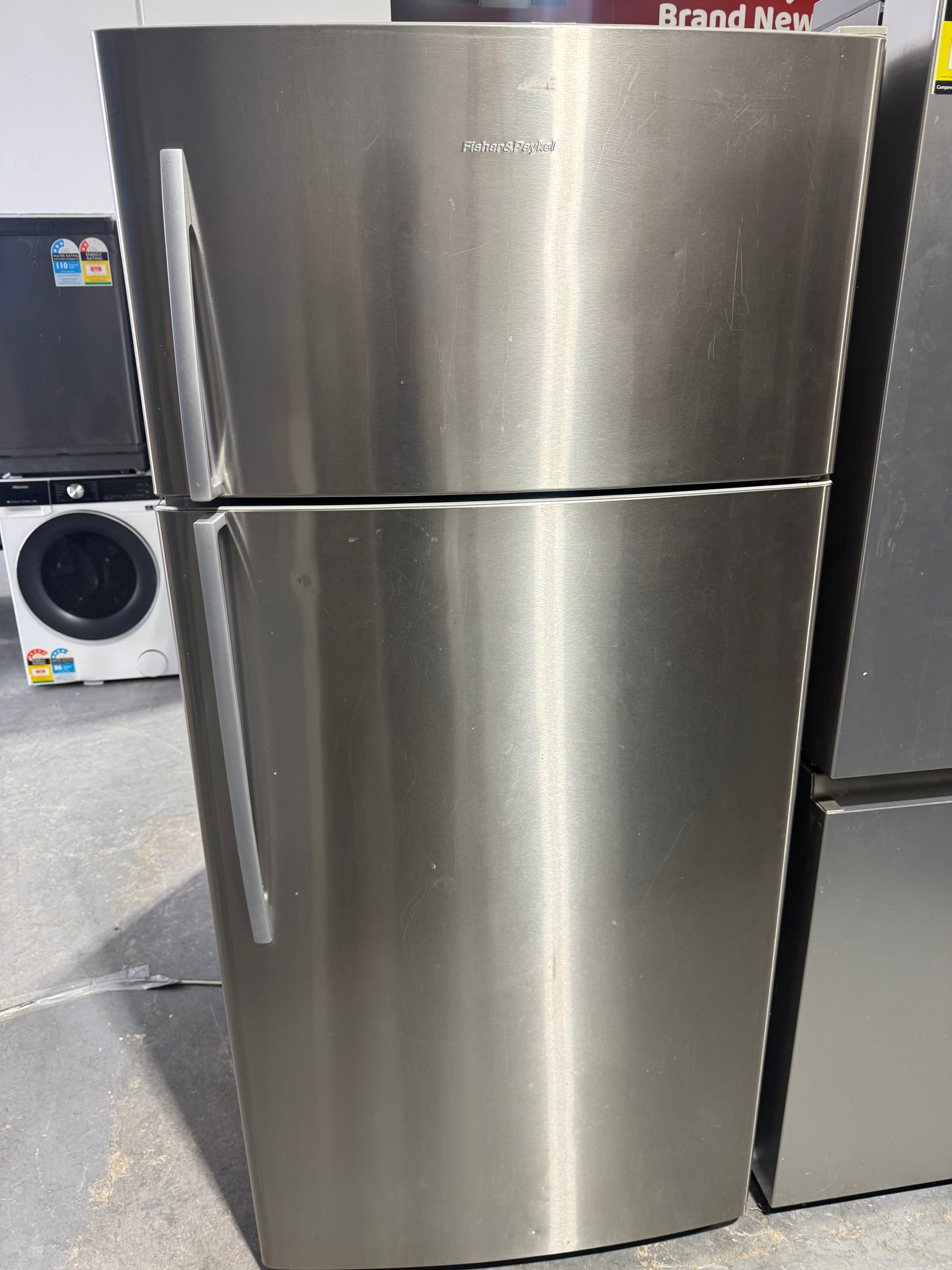 Refurbished fisher and Paykel 517 litres fridge freezer