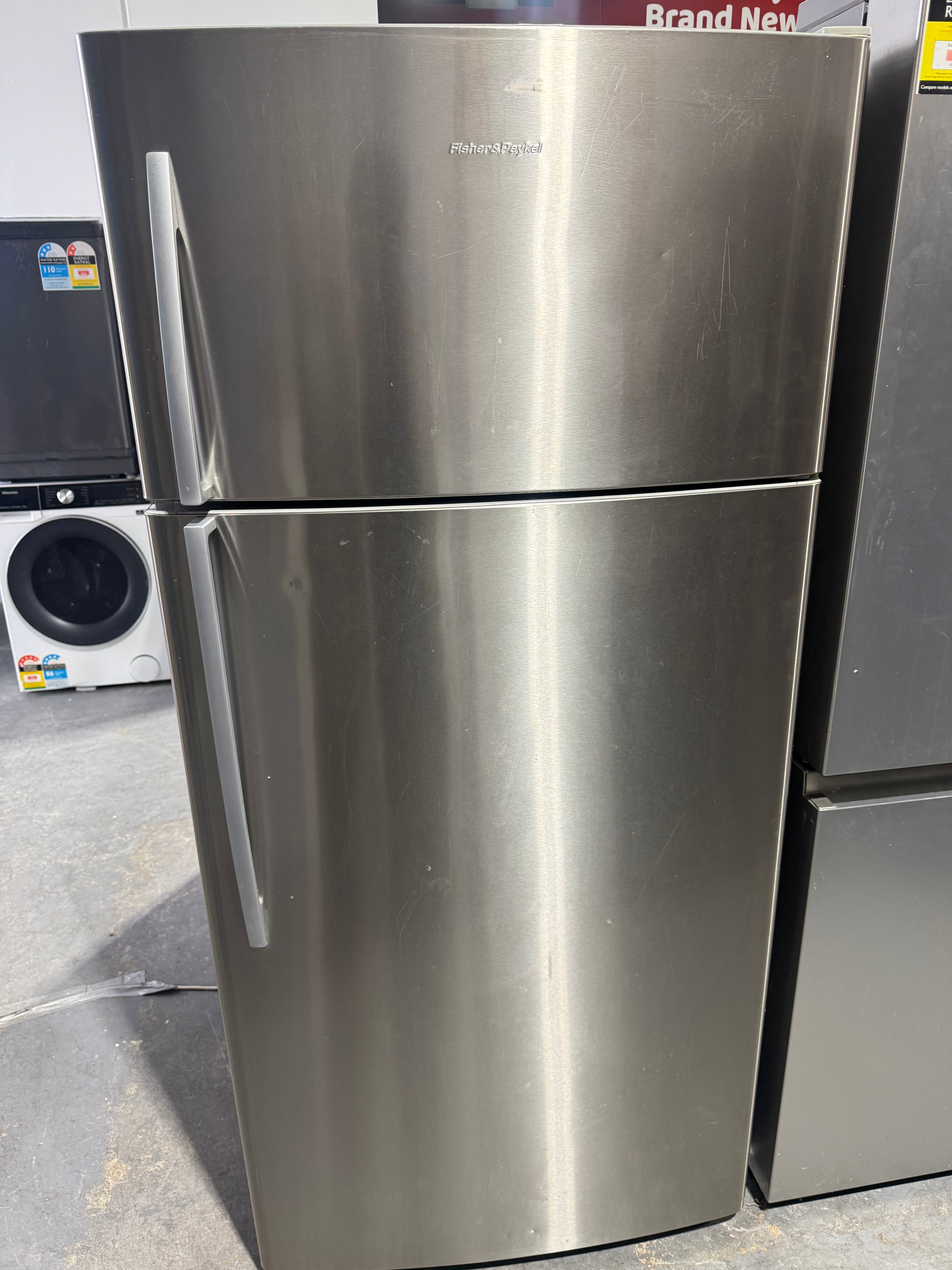 Refurbished fisher and Paykel 517 litres fridge freezer